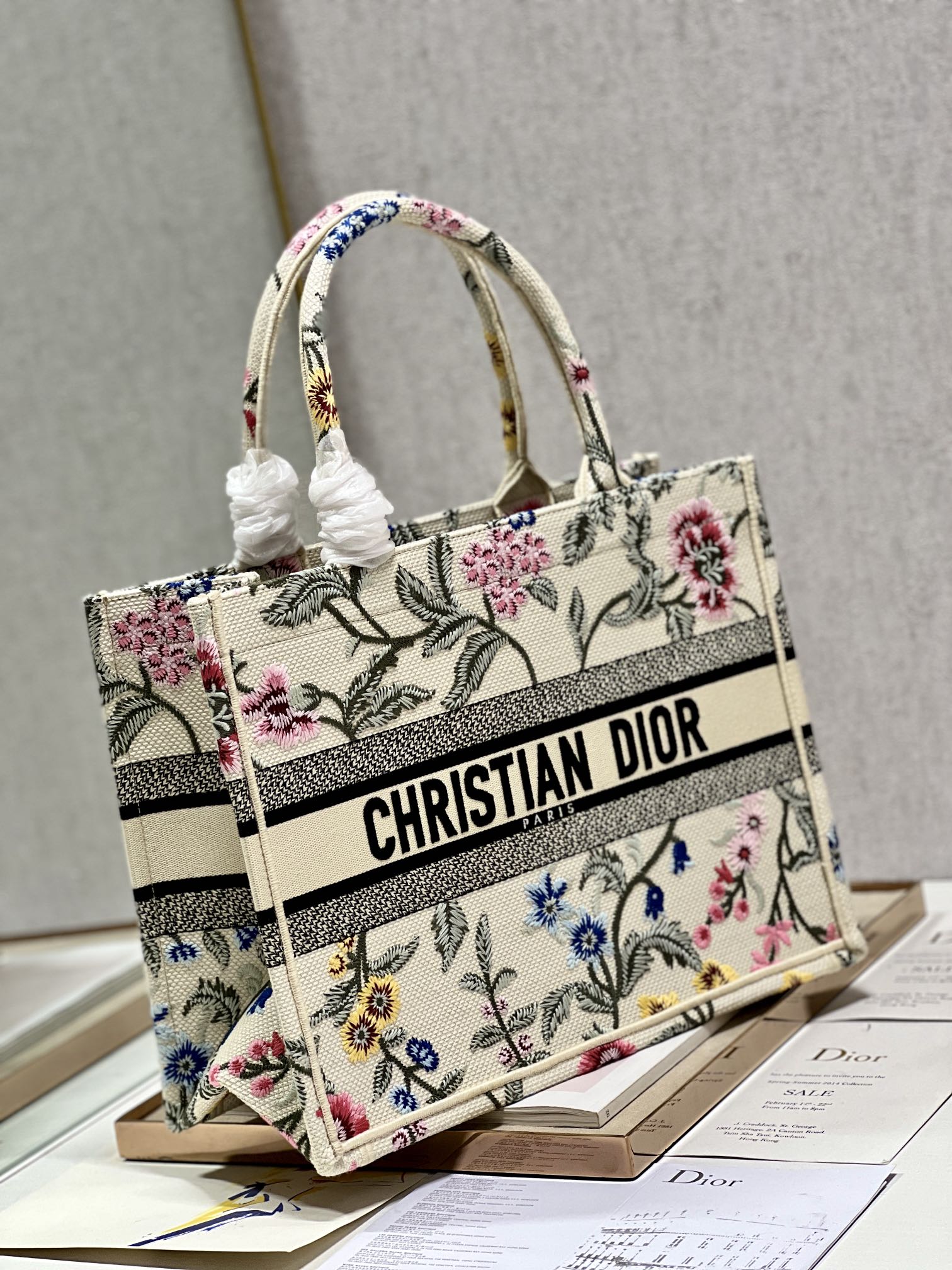 Handbag Dior 1286 size 36  28 cm - vstockx