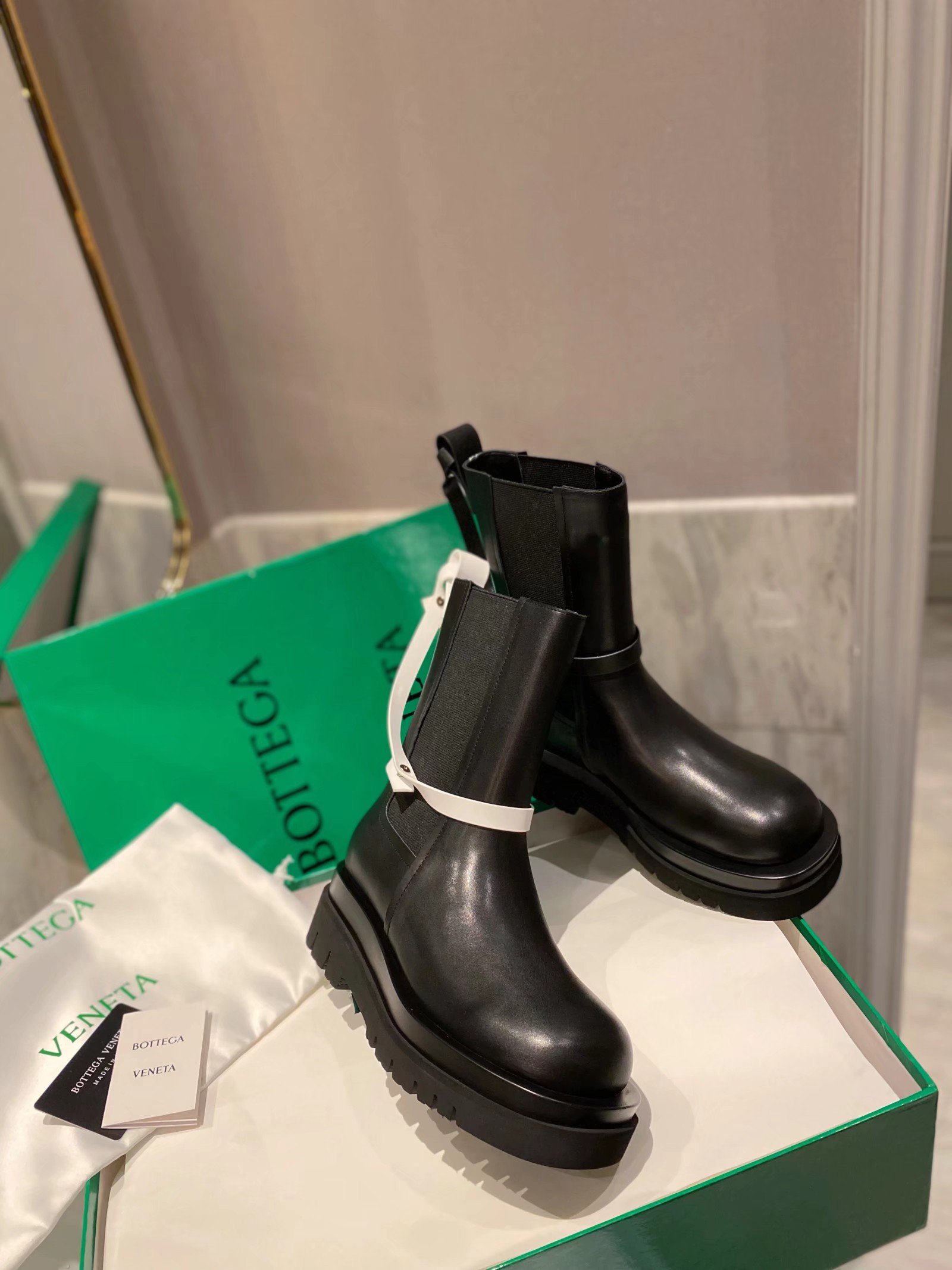 Bottega Veneta Boots 31 - vstockx
