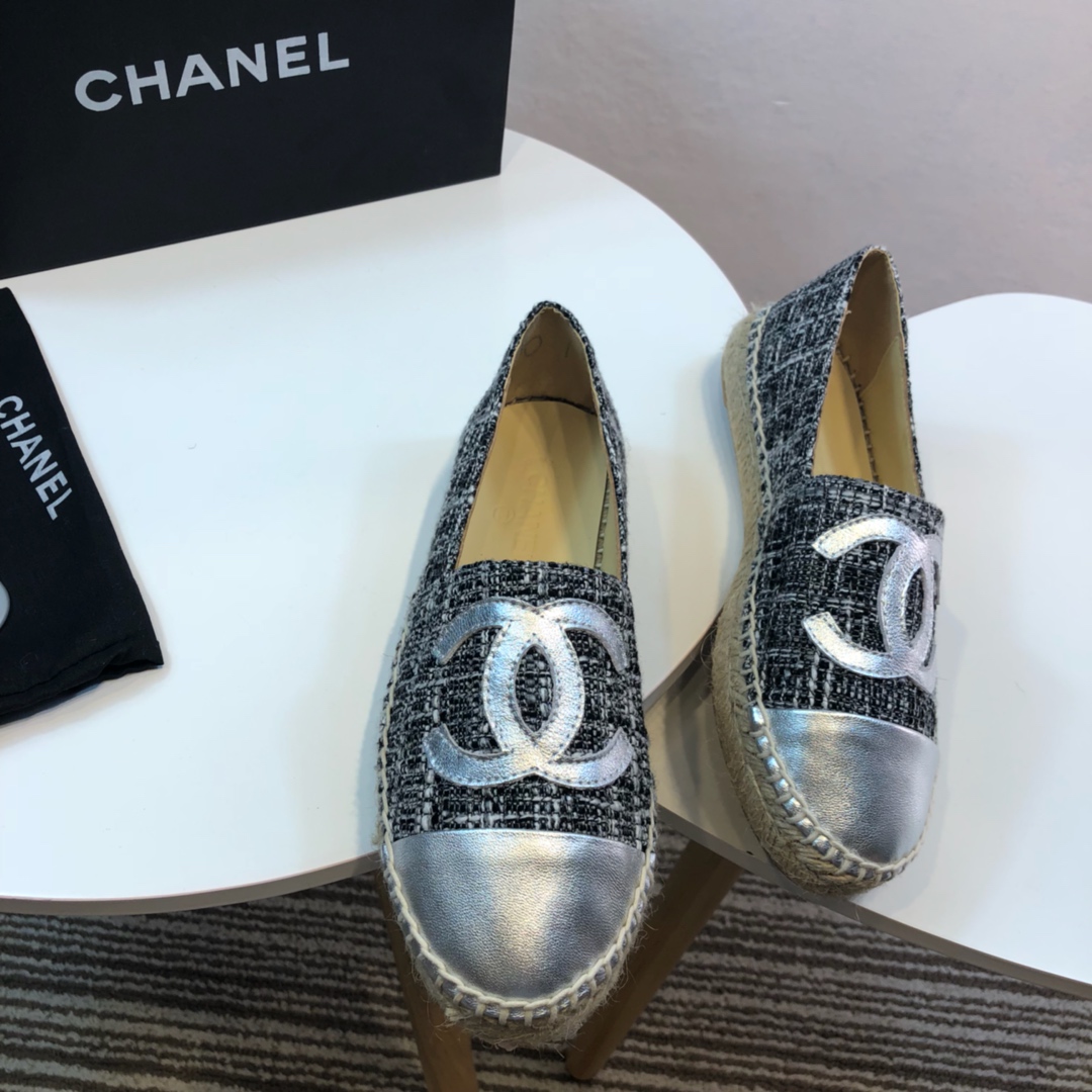 Chanel Loafers 39 - vstockx