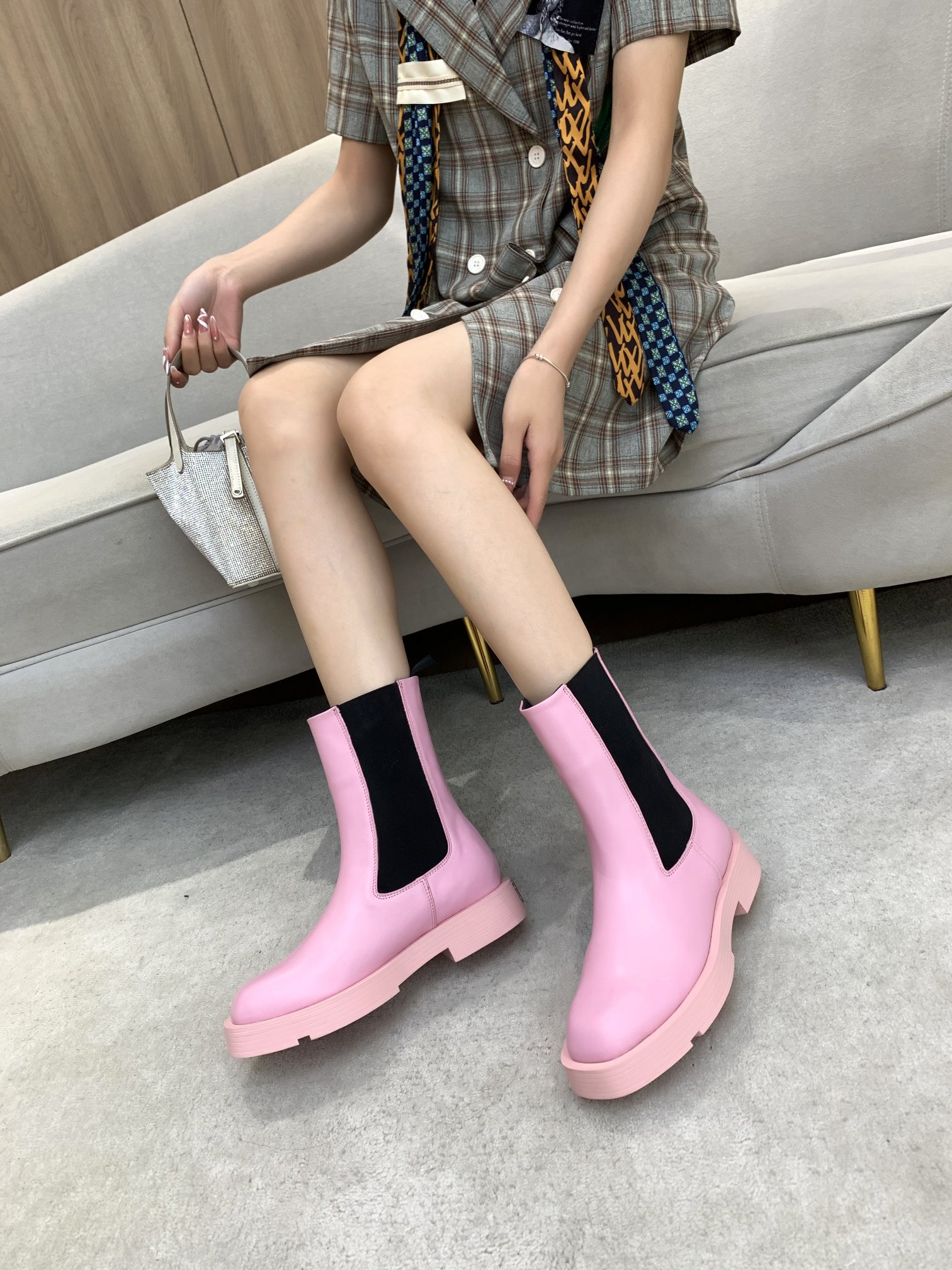 Givenchy Boots 23 - vstockx