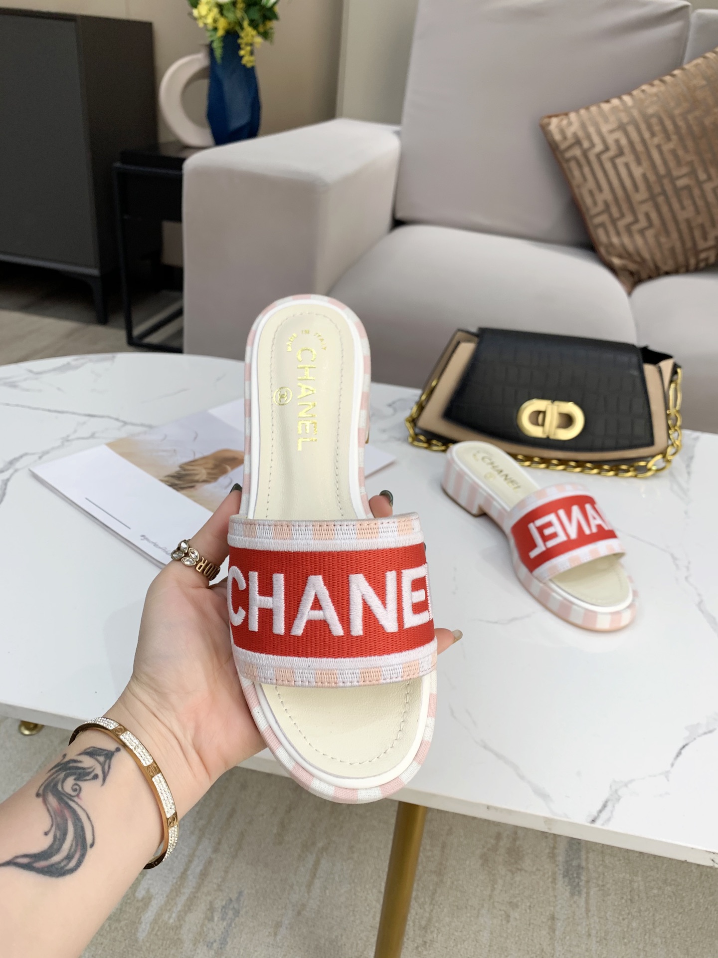 Chanel Slides 17 - vstockx