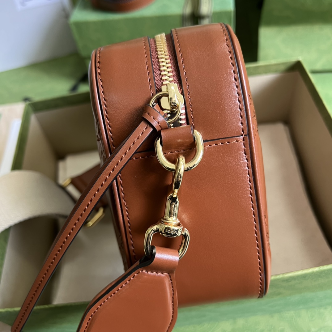 Handbag Gucci 702234 size 21.5x 17x 7.5 cm - vstockx