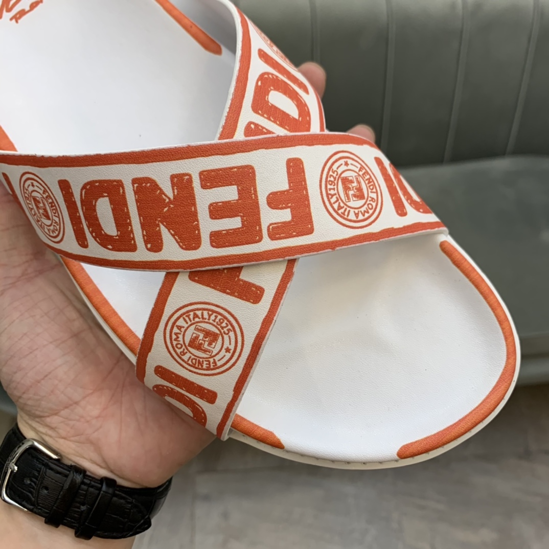 Fendi Slides 13 - vstockx