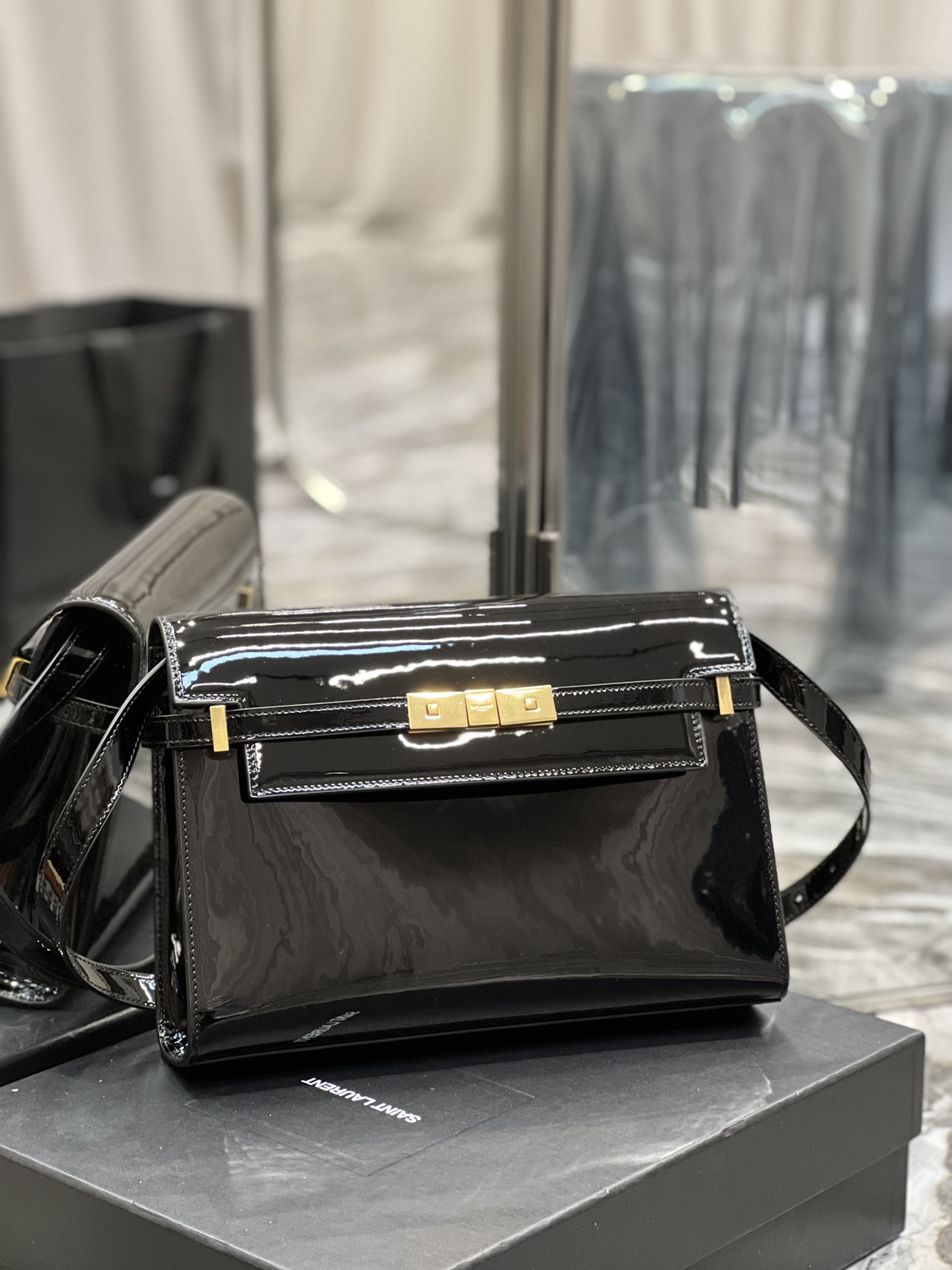 Handbags SAINT LAURENT 579271 size 29x20.5x7 cm - vstockx