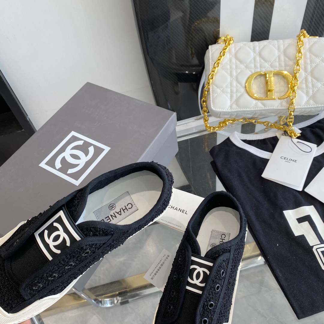 Chanel Flat canvas Sneaker 2 - vstockx