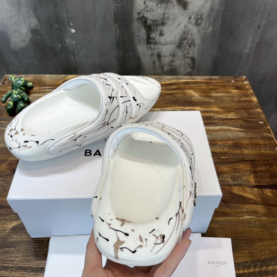 Balmain Quilted leather B-IT mules 9 - vstockx