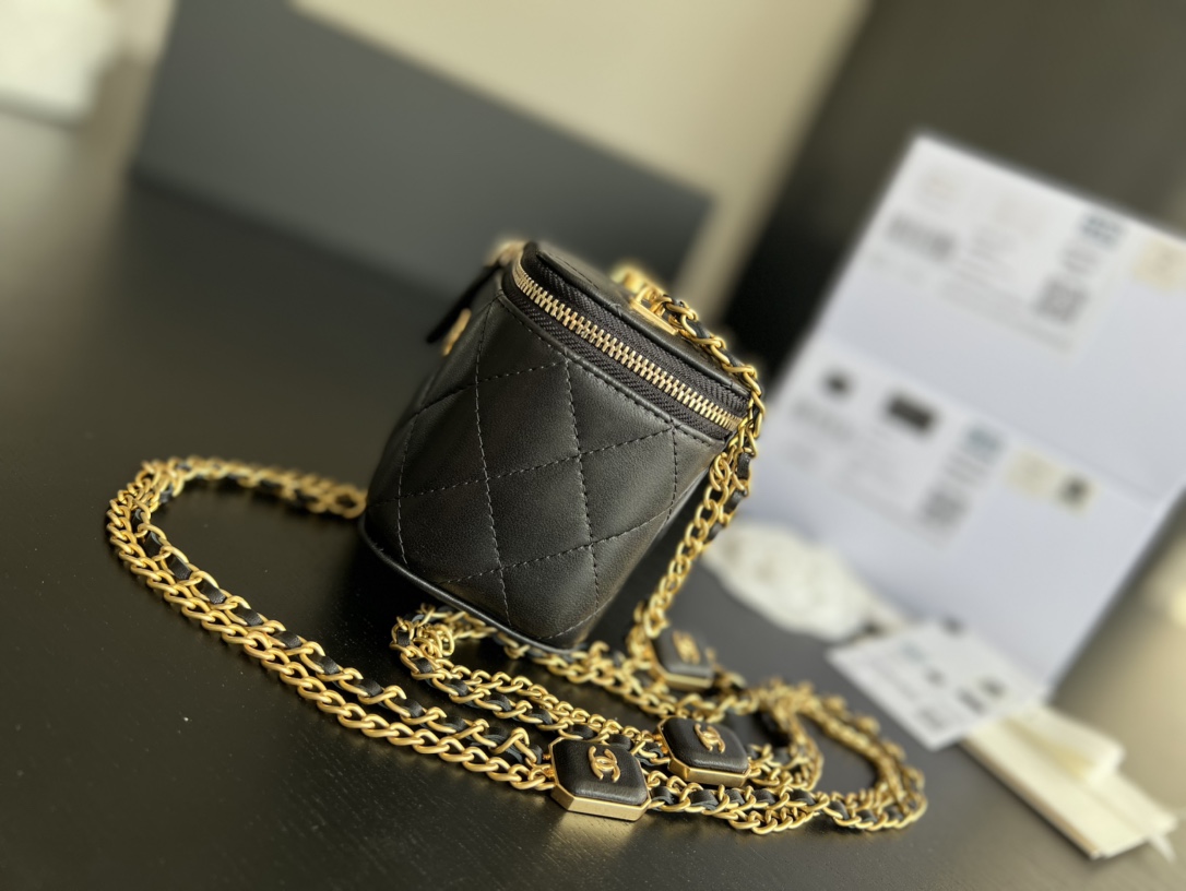 Handbag Chanel 2931 size 8.5cmx11cmx7 cm - vstockx