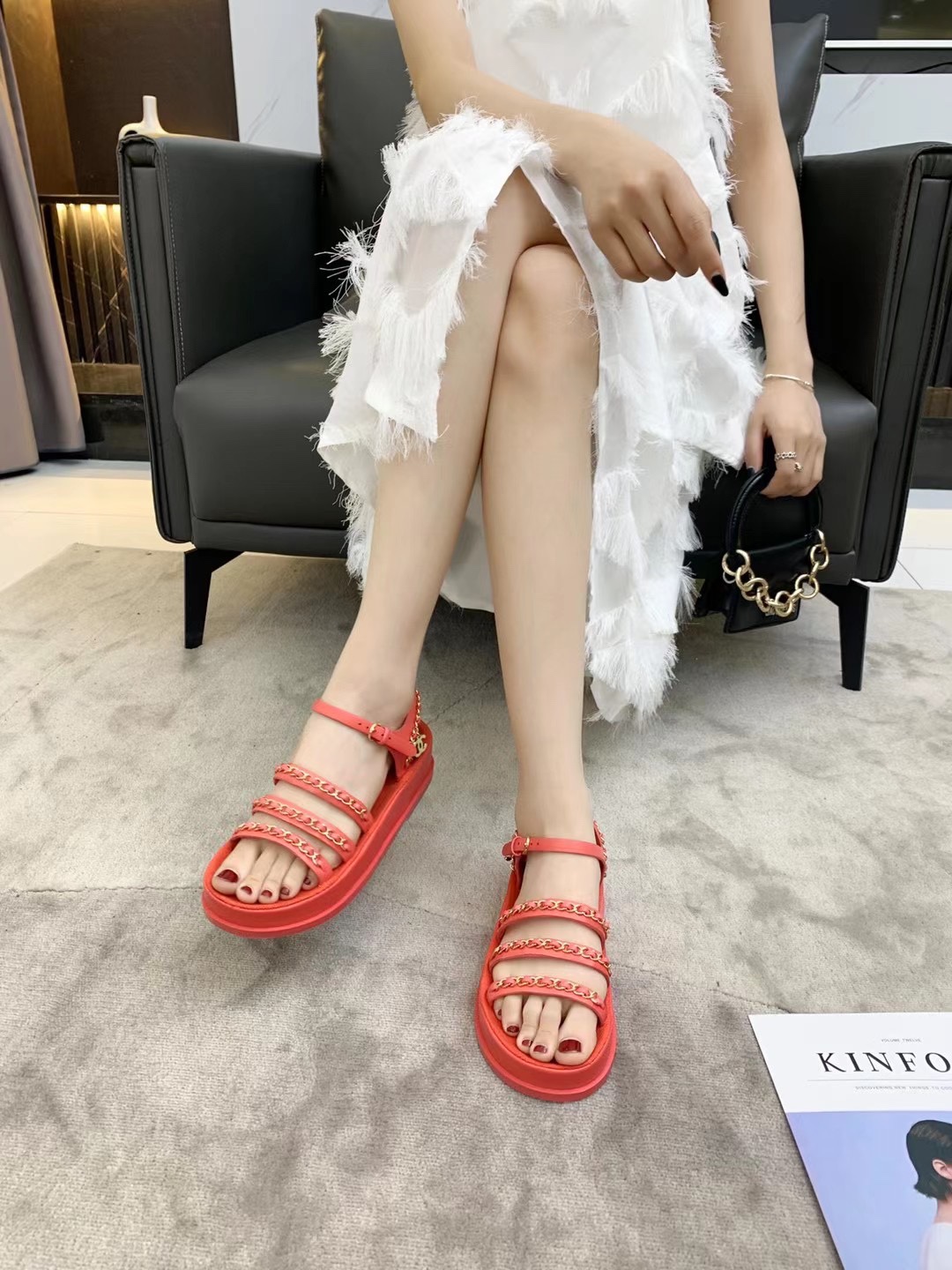 Chanel Slides 11 - vstockx