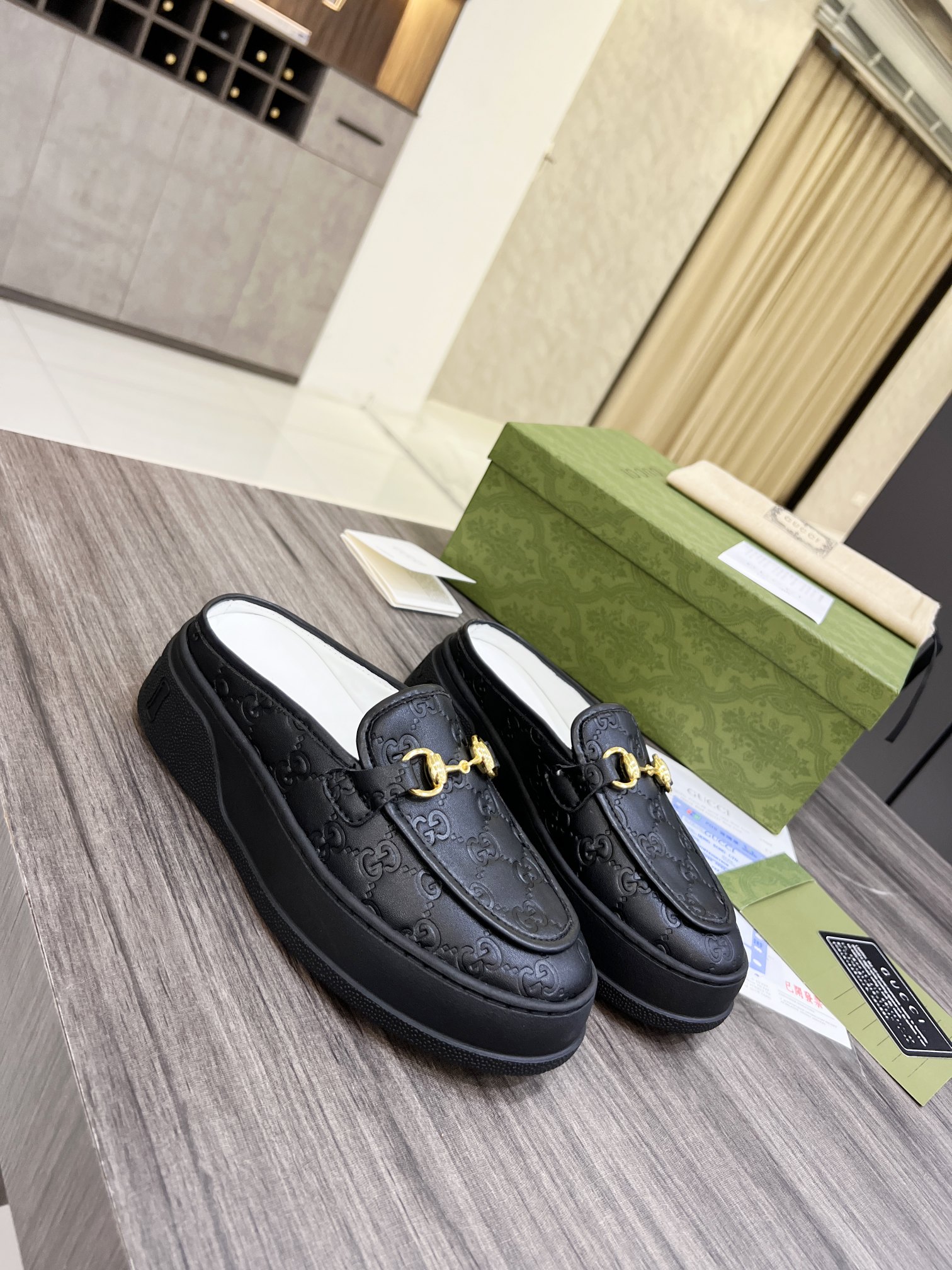 Gucci Women's WOMEN 6 - vstockx