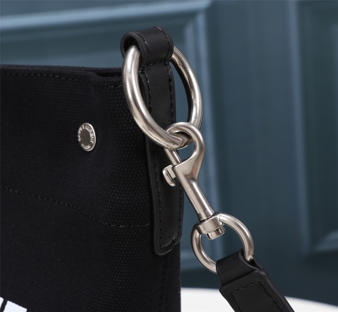 Handbags SAINT LAURENT 669299 size 20  30  28.5 cm - vstockx