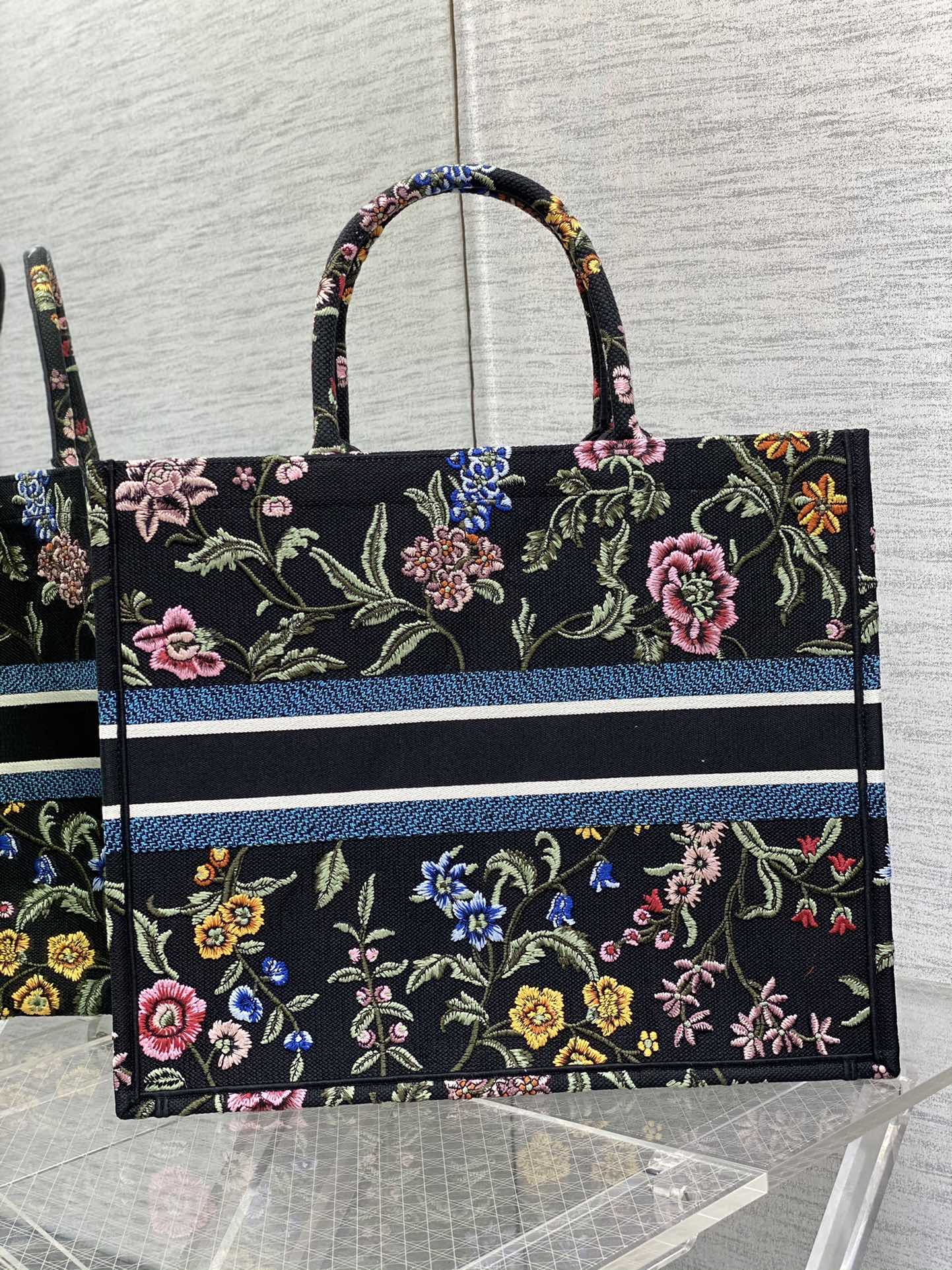 Handbag Dior 8001 size 42*18*35 cm - vstockx