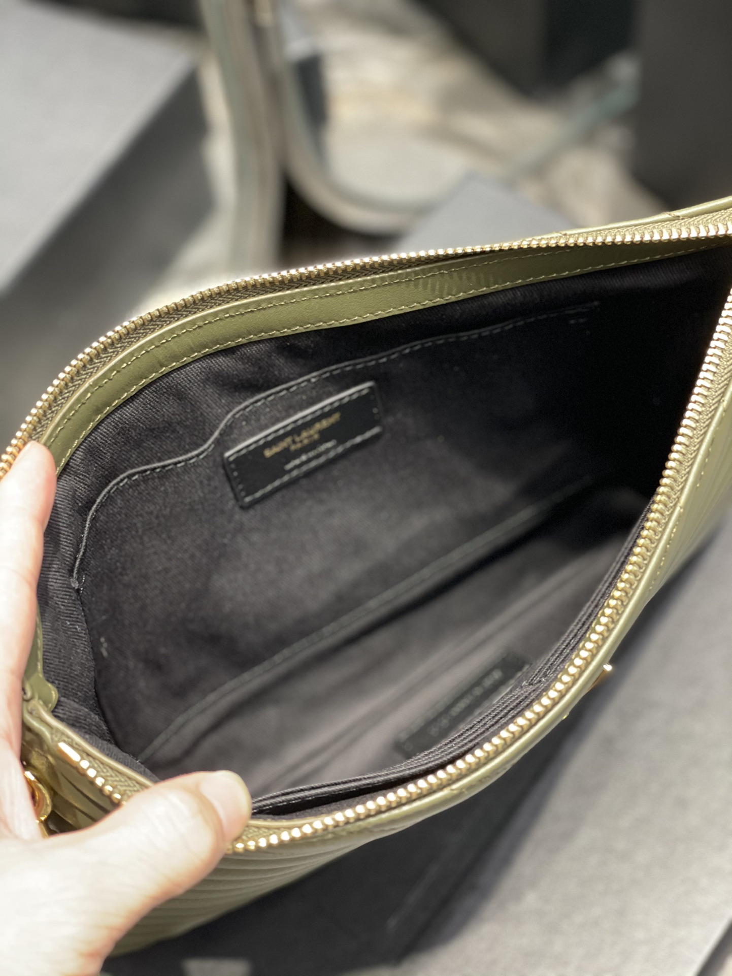 Handbags SAINT LAURENT 413444 size 30  21.5  2 cm - vstockx