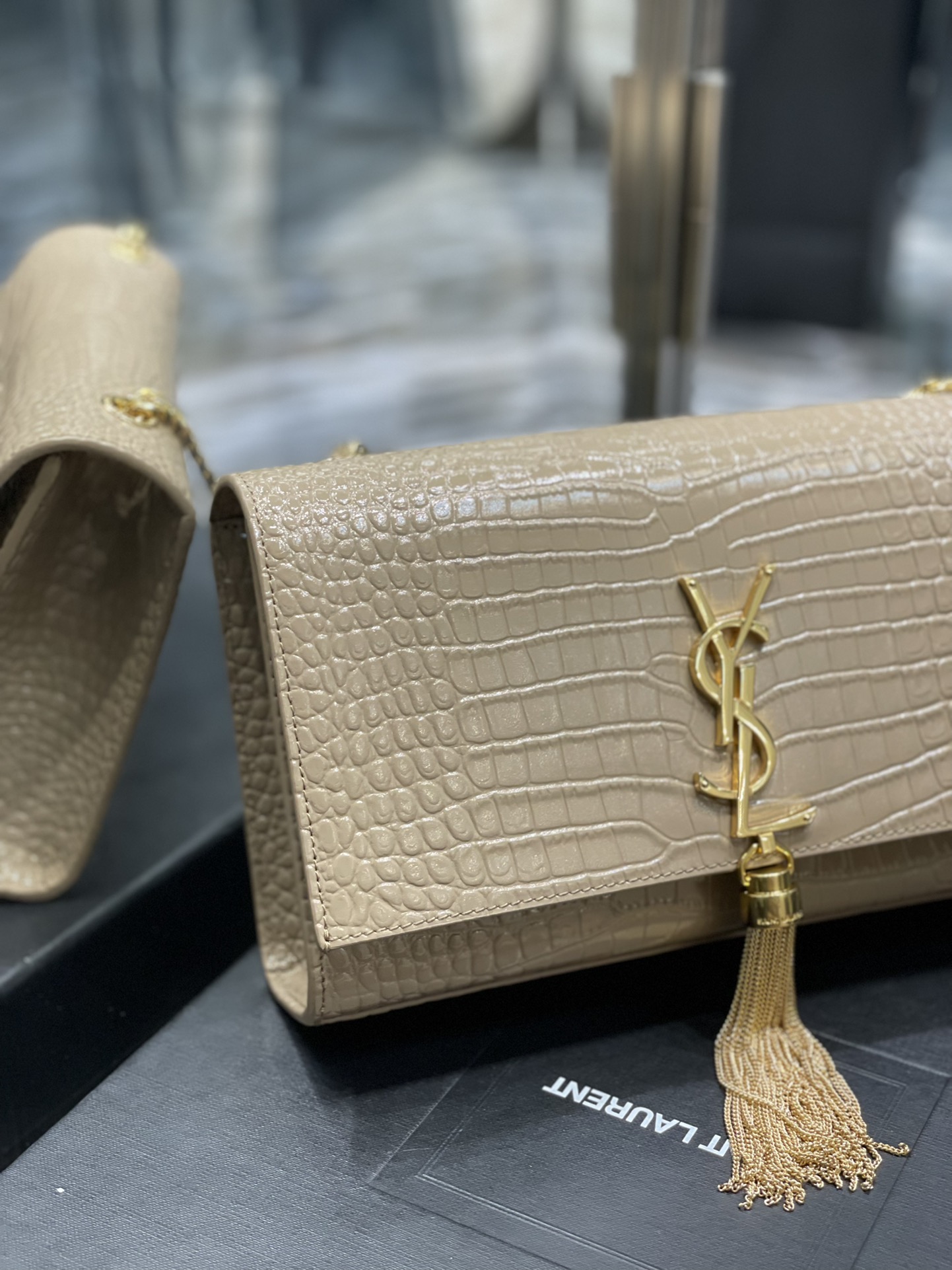 Handbags SAINT LAURENT 354119 size 24x14.5x5 cm - vstockx