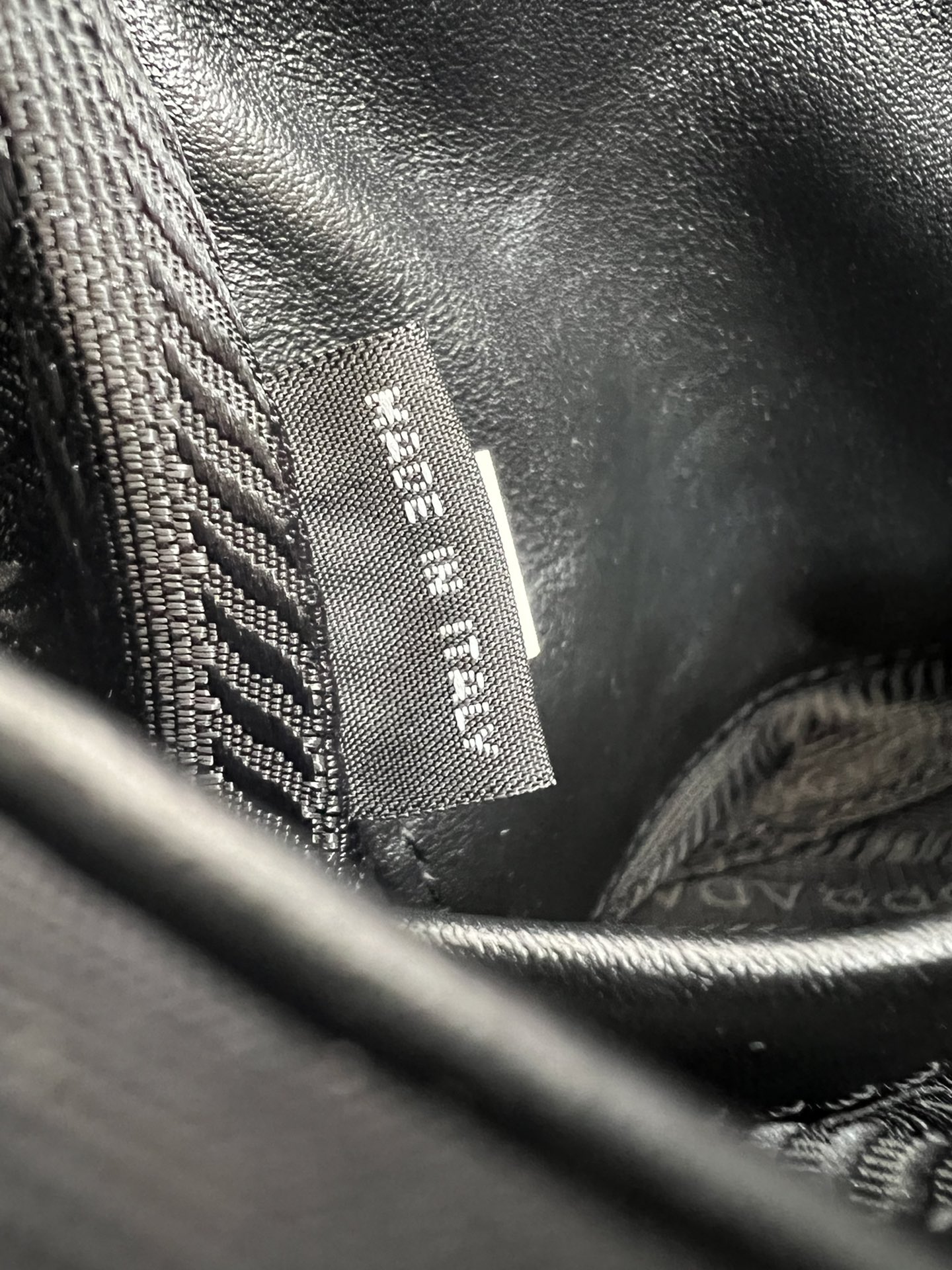 handbags prada 1BD292 21*16*7 - vstockx