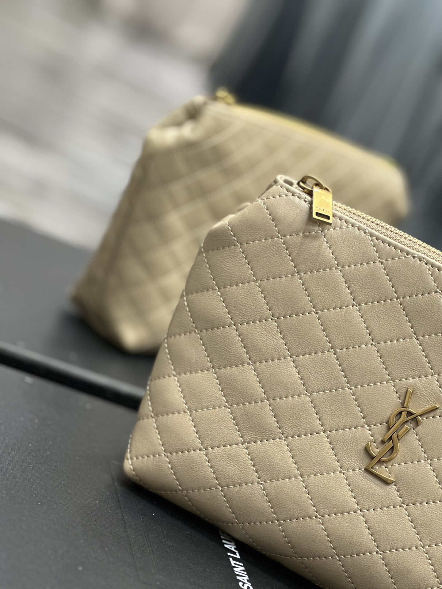 Handbags SAINT LAURENT 733955 size 23  17  5 cm - vstockx