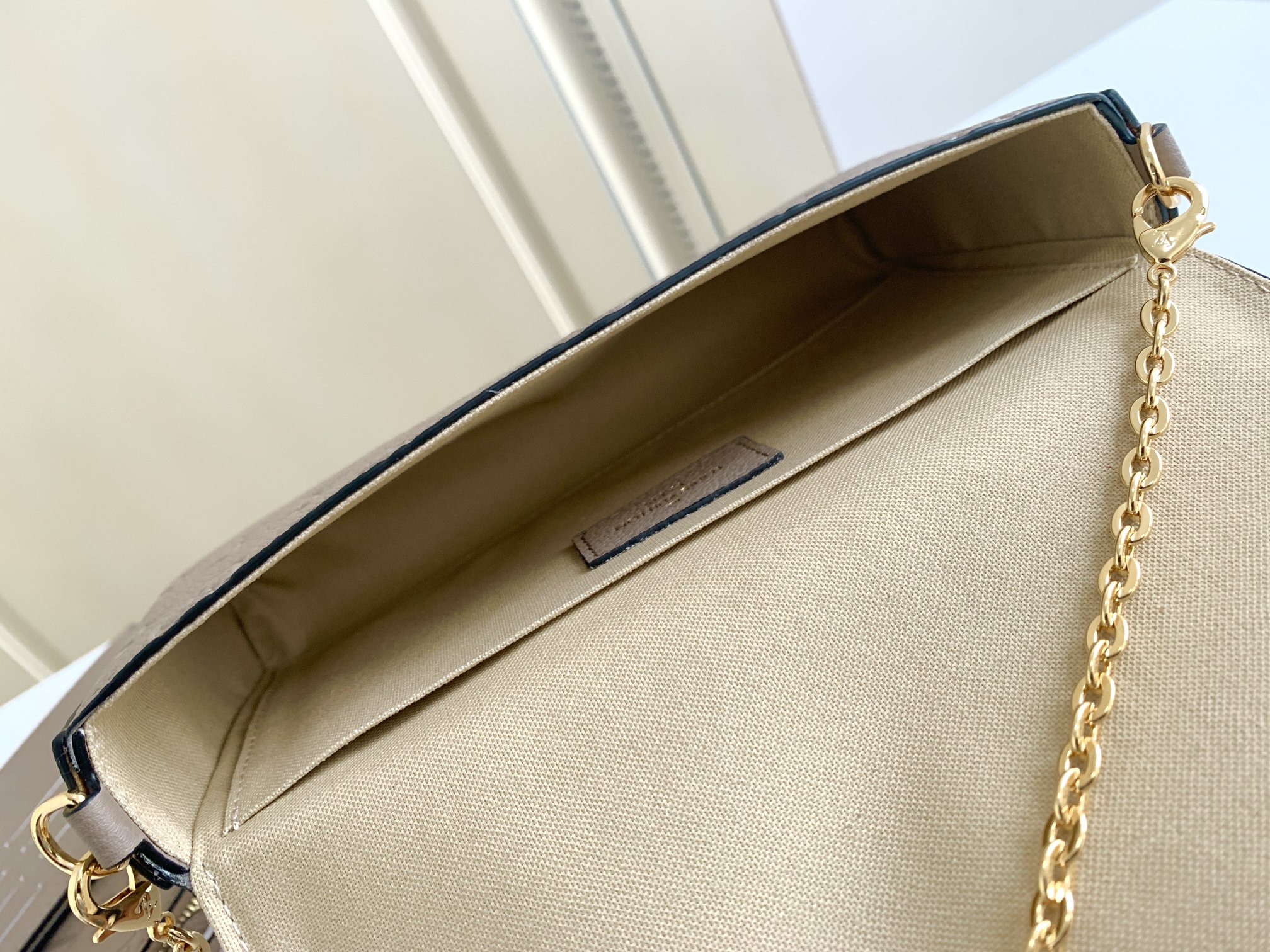 Handbag Louis Vuitton M68697 size 21  12  3 cm - vstockx