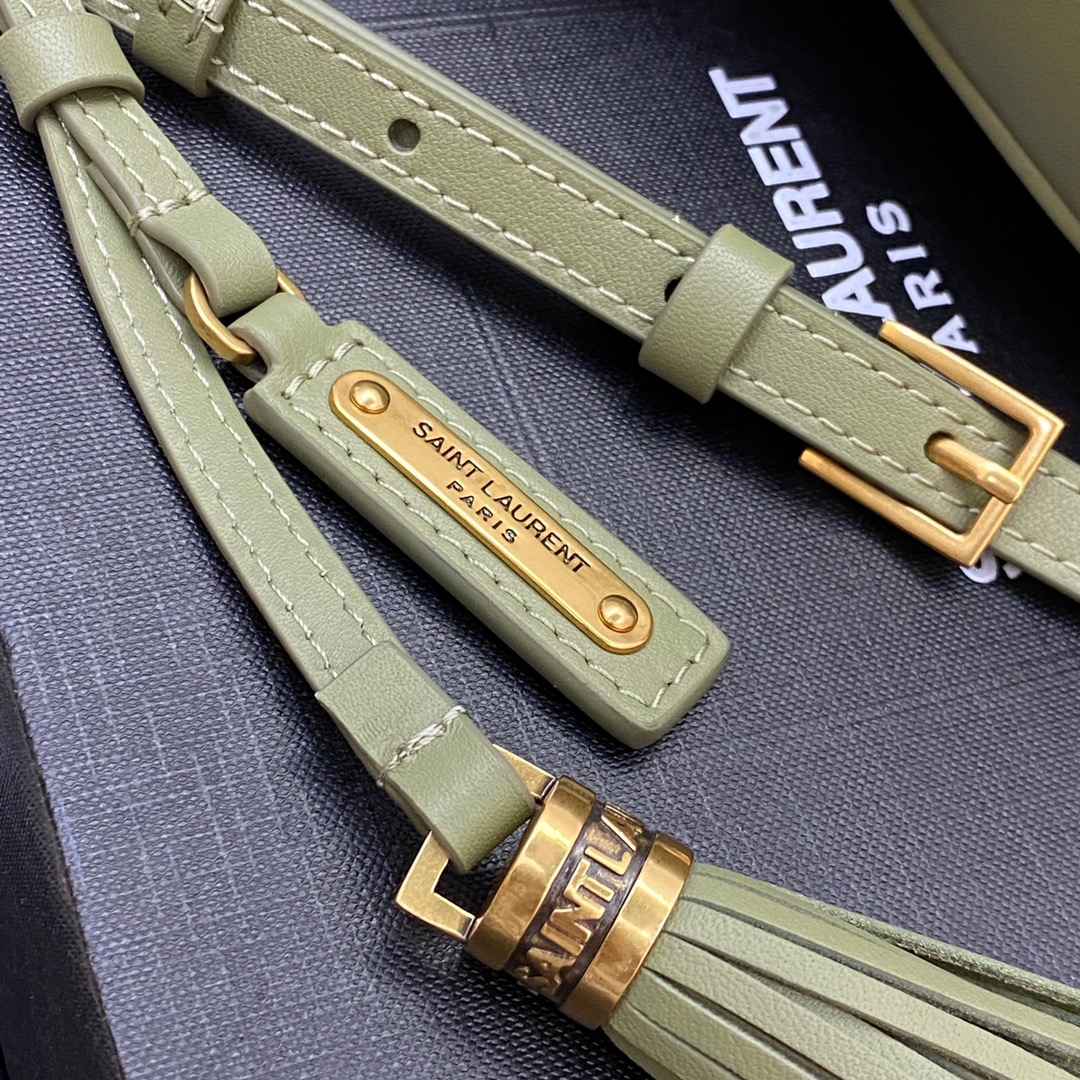 Handbags SAINT LAURENT 520534 size 23x16x6 cm - vstockx