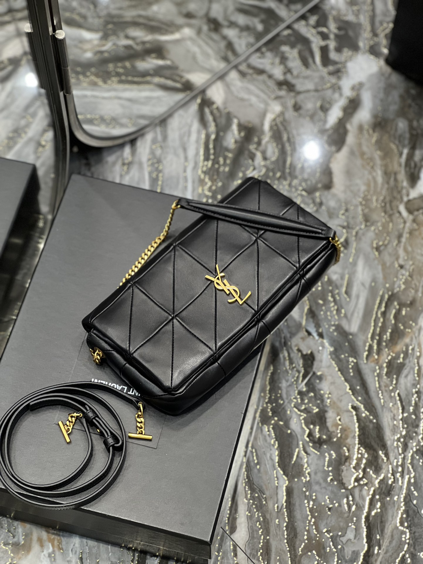 Handbags SAINT LAURENT 605026 size 26.5  14  6 cm - vstockx