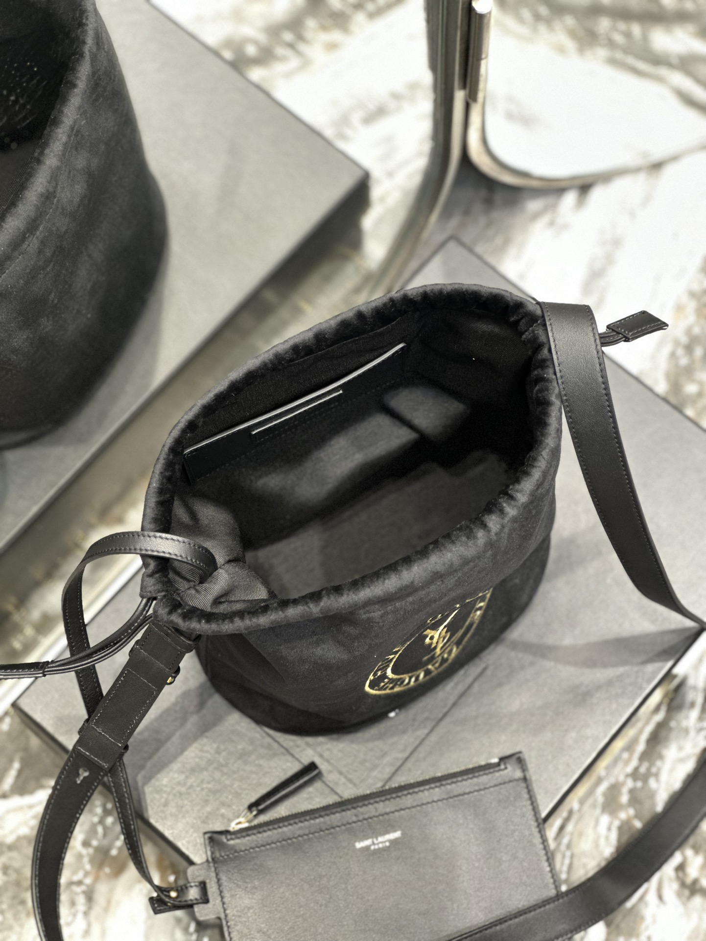 Handbags SAINT LAURENT 710261 size 21  23  14 cm - vstockx