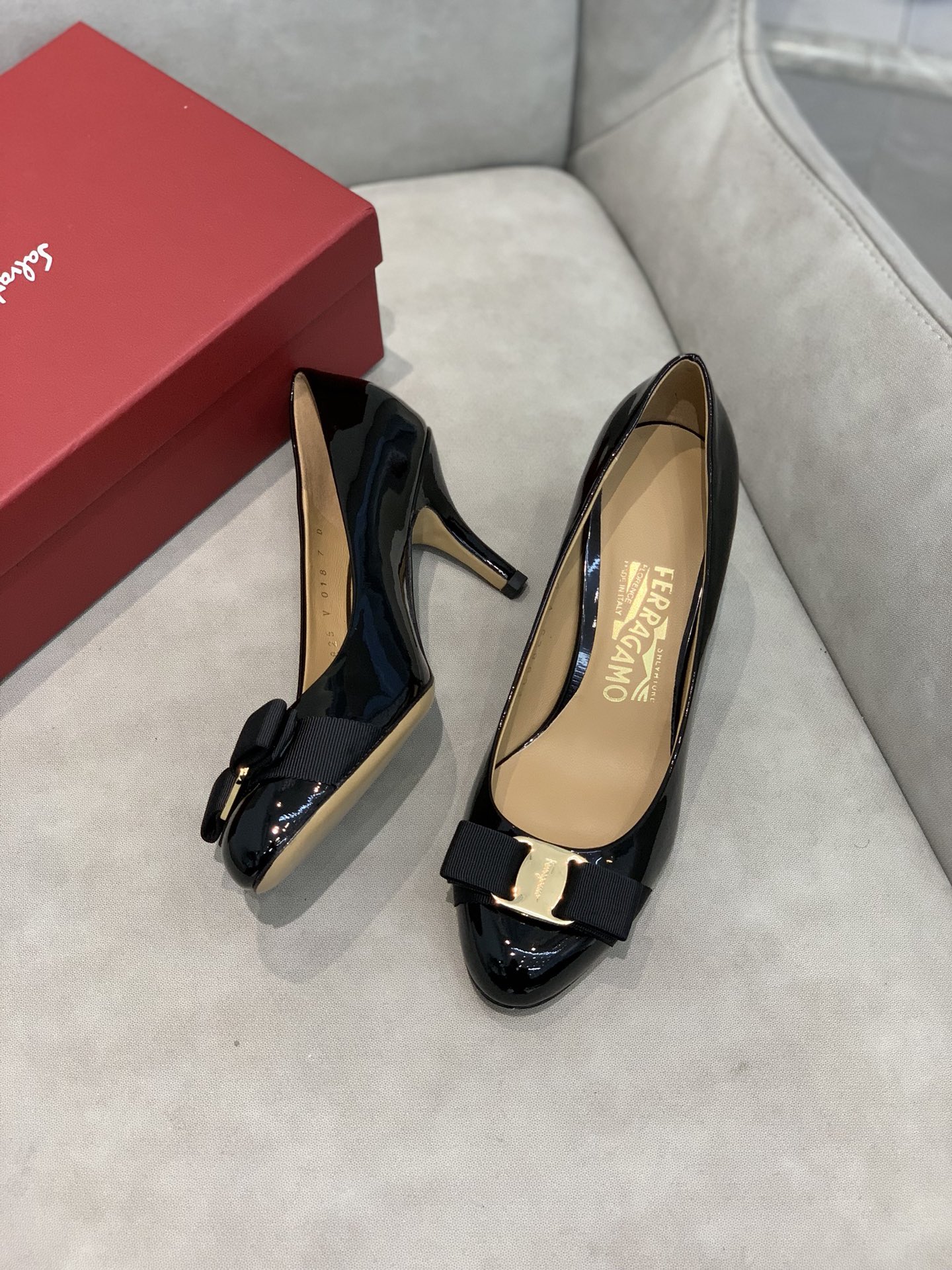 Salvatore Ferragamo Heel 3 - vstockx