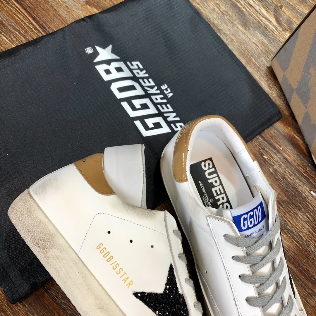 Golden Goose Superstar distressed-finish sneakers 14 - vstockx
