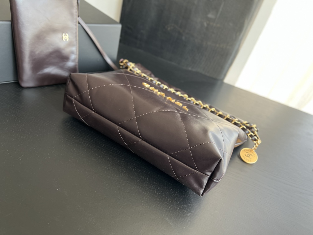 Handbag Chanel size 35cmx37cmx7 cm - vstockx