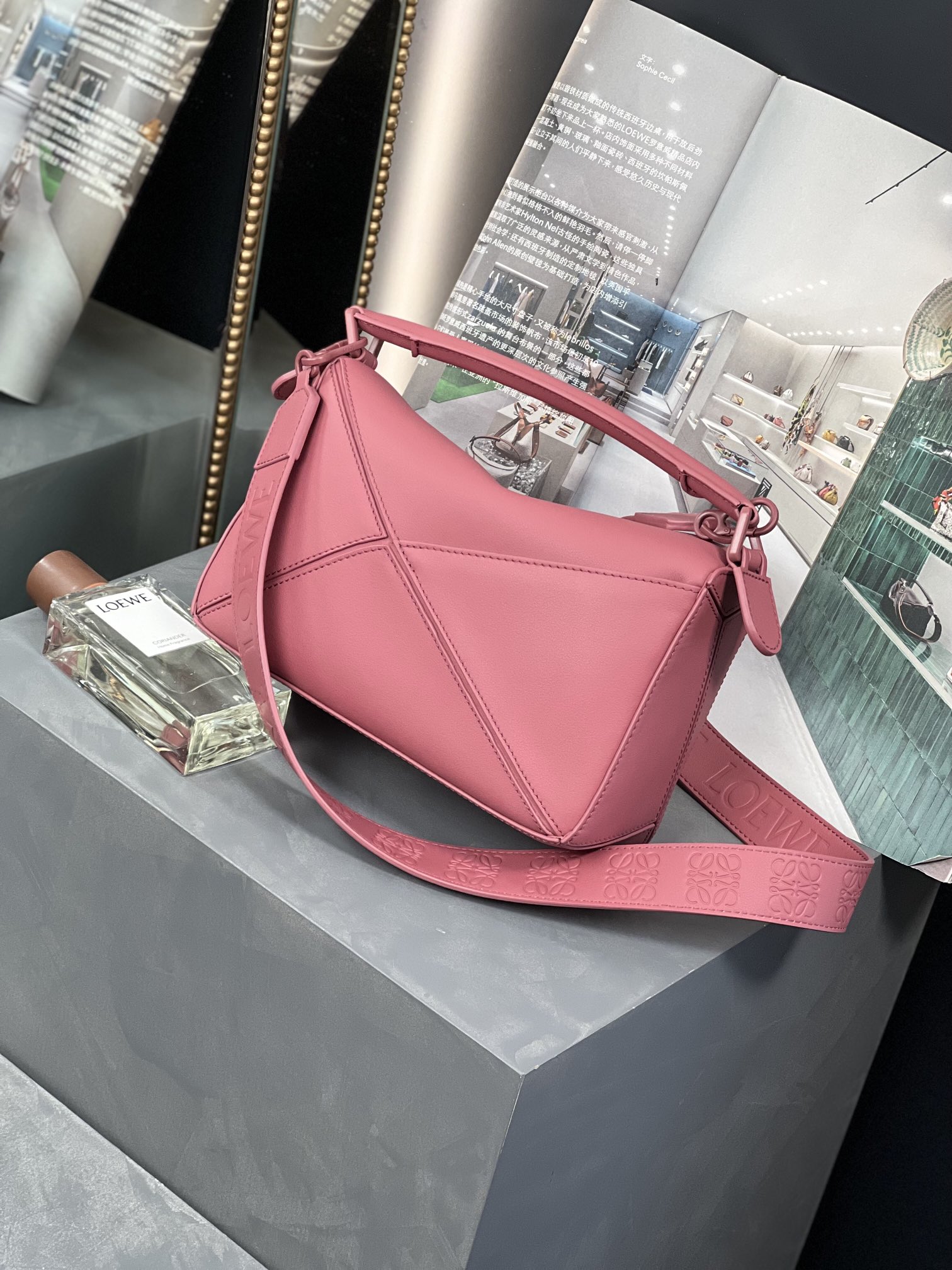 Handbags LOEWE  size:24-16.5-10.5 cm - vstockx
