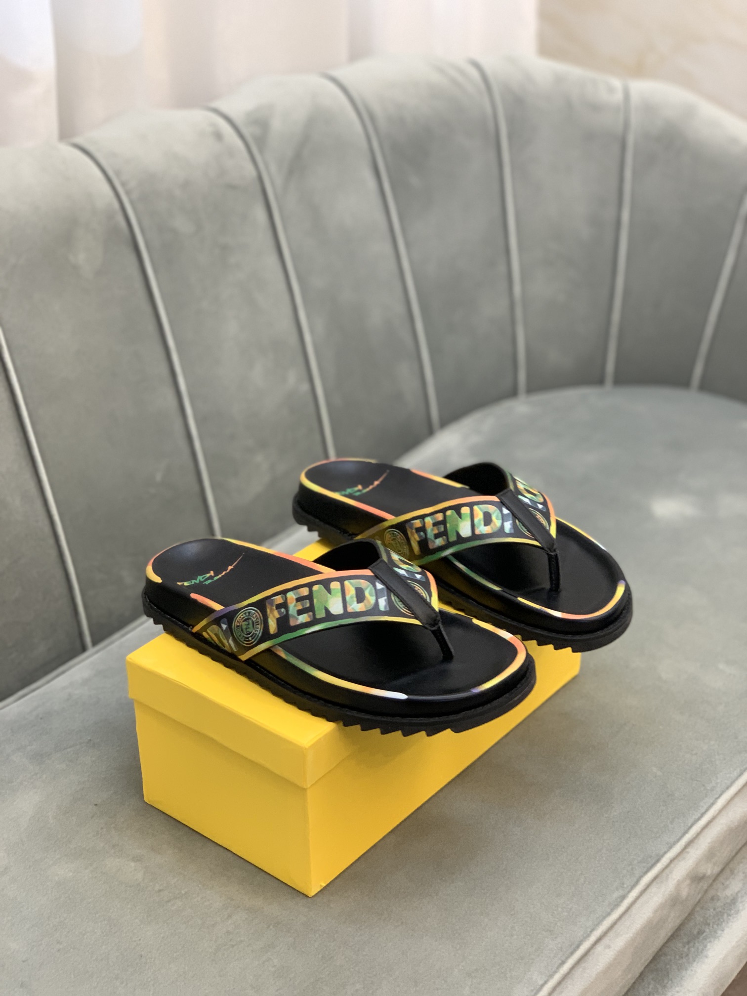 Fendi Slides 2 - vstockx