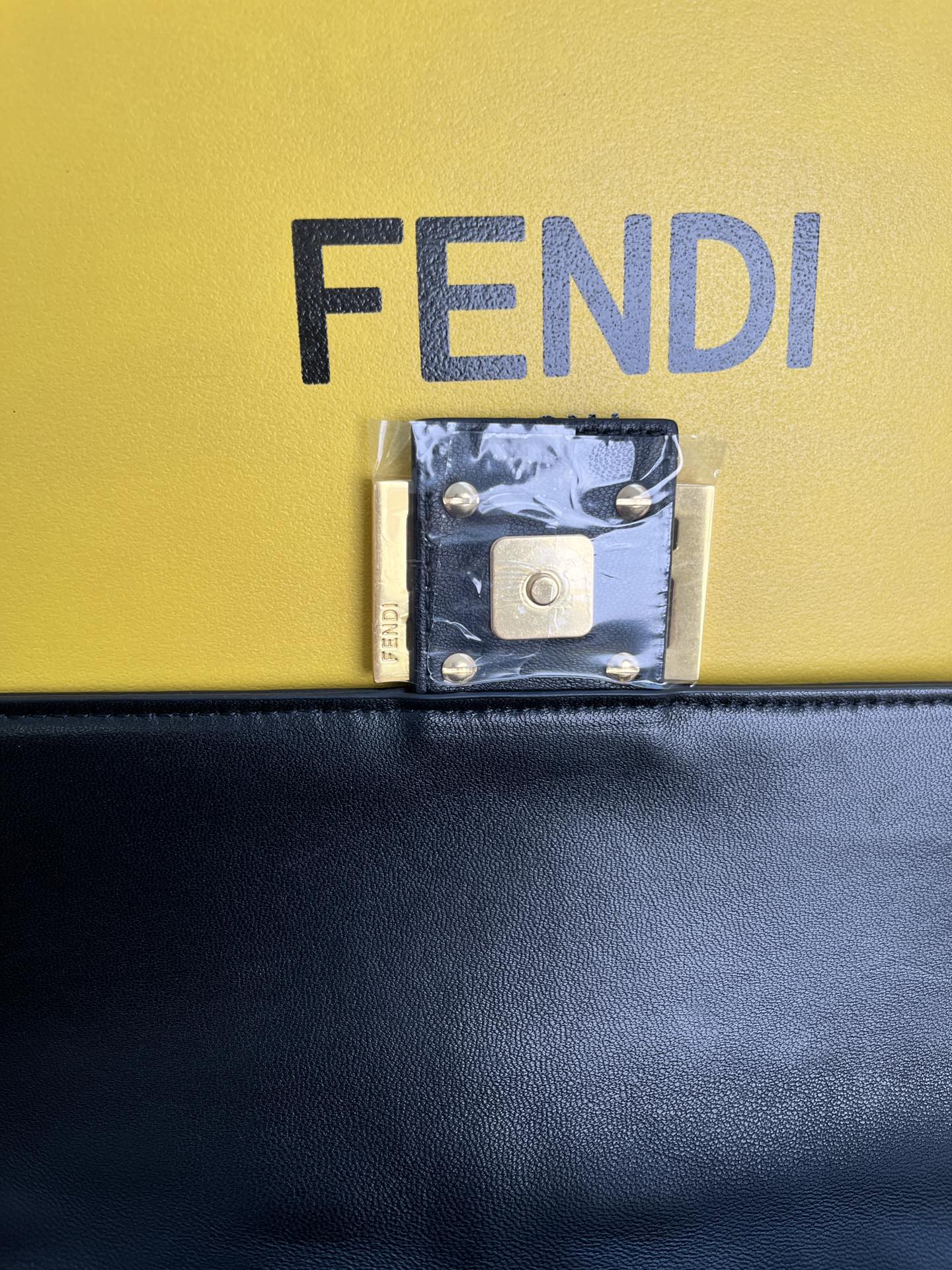 handbags FENDI 211 size:27*15*6cm - vstockx