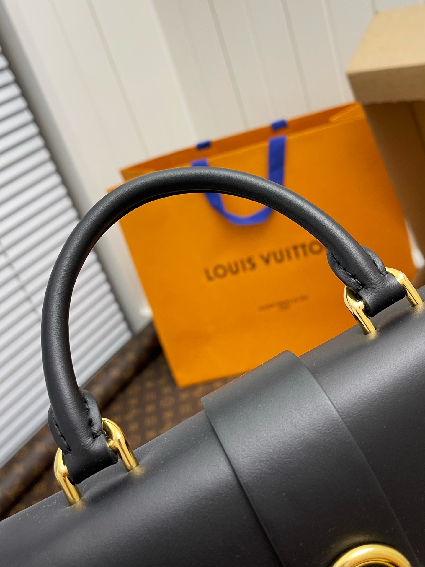 Handbags Louis Vuitton M44141 size:20*16*7.5 cm - vstockx