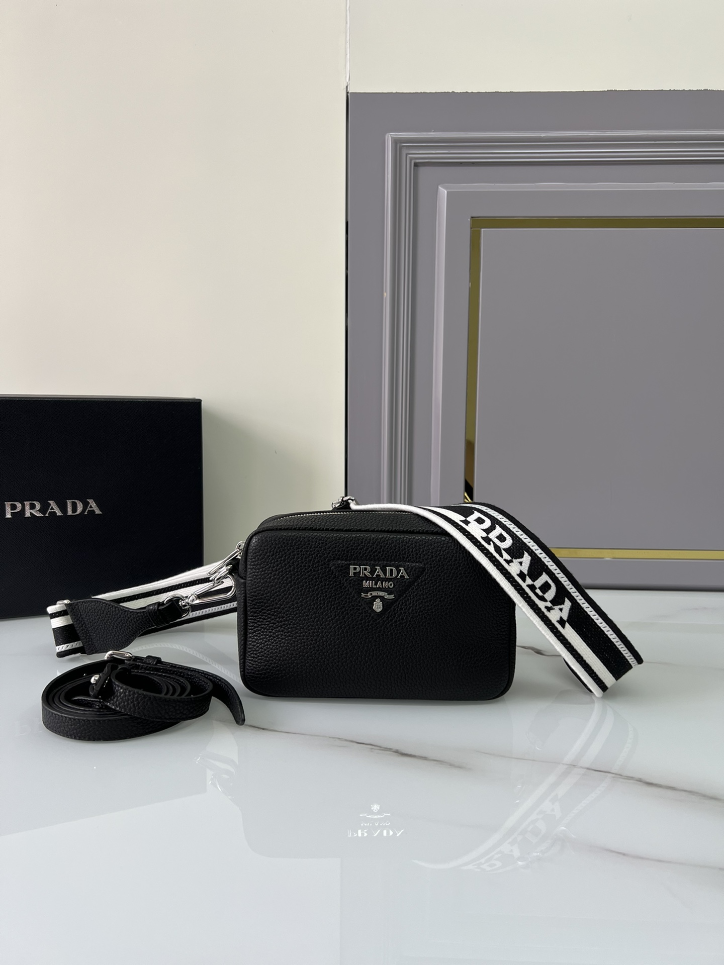 handbags prada 1BH192 19*12*6 - vstockx