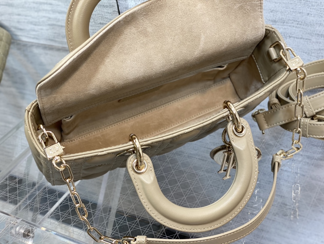 Handbag Dior size 26*6*14 cm - vstockx