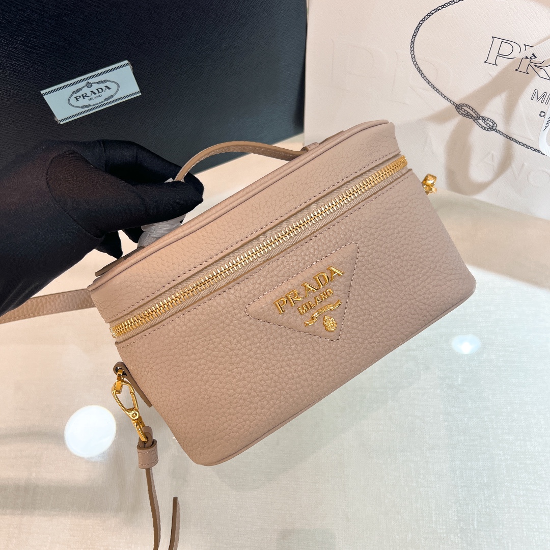 handbags prada 1BH202 18*11.5*7.5 - vstockx