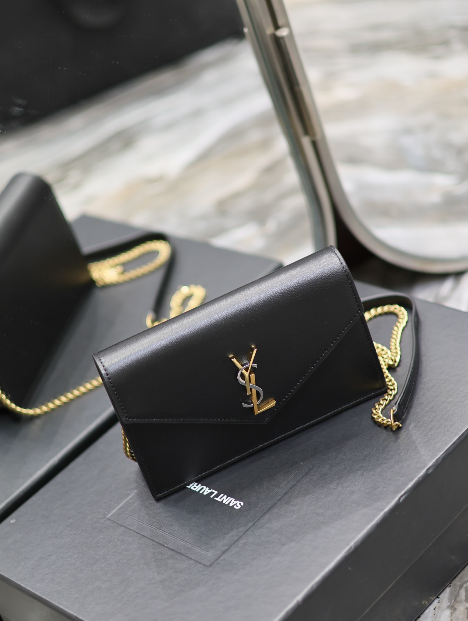 Handbags SAINT LAURENT 393953 size 19x11.5x4 cm - vstockx