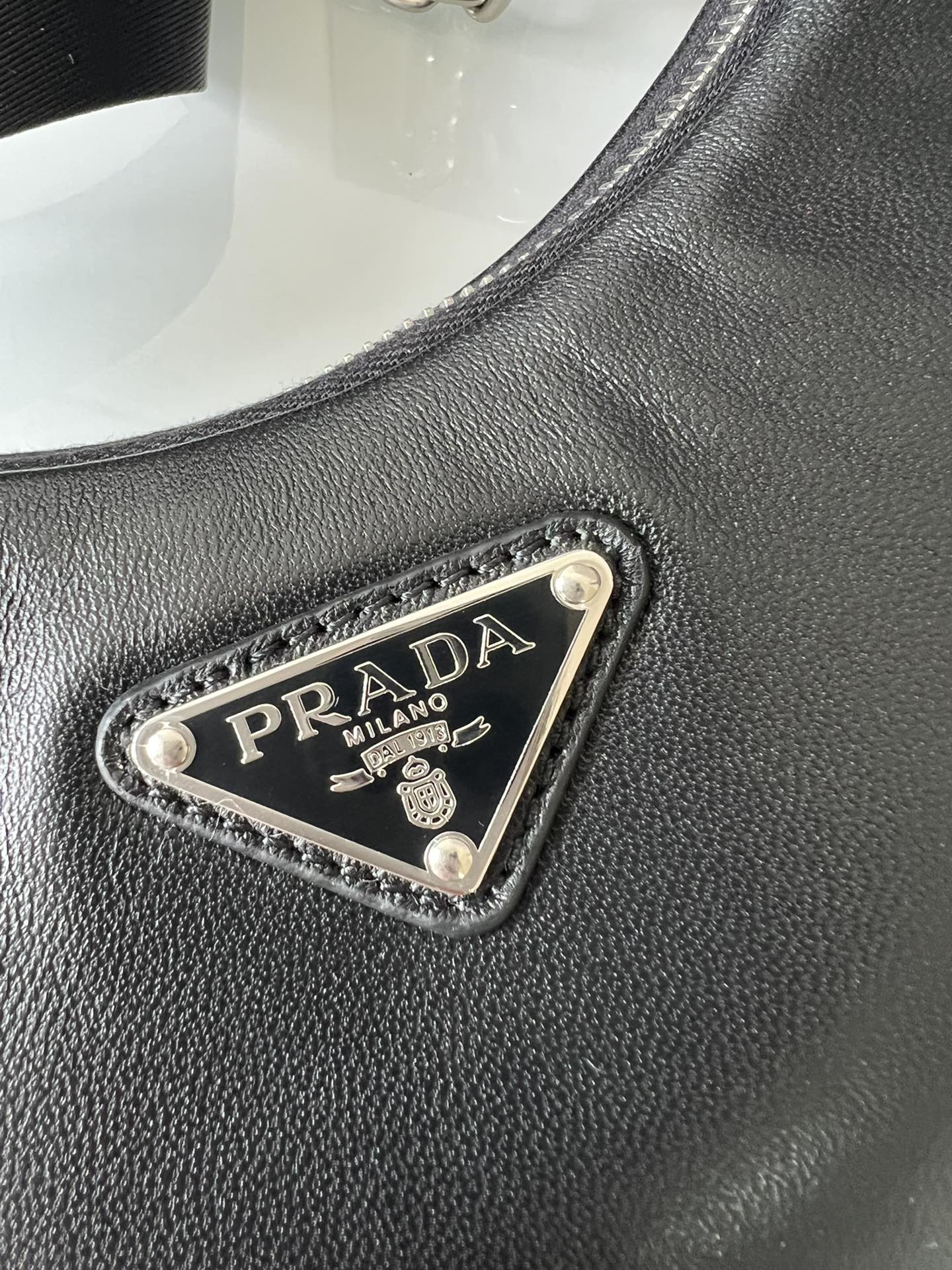handbags prada 1BH204 22*18*6.5 - vstockx
