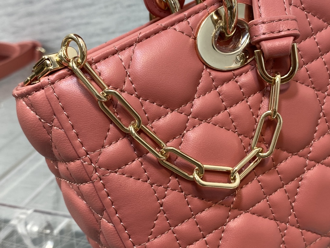 Handbag Dior size 26*6*14 cm - vstockx