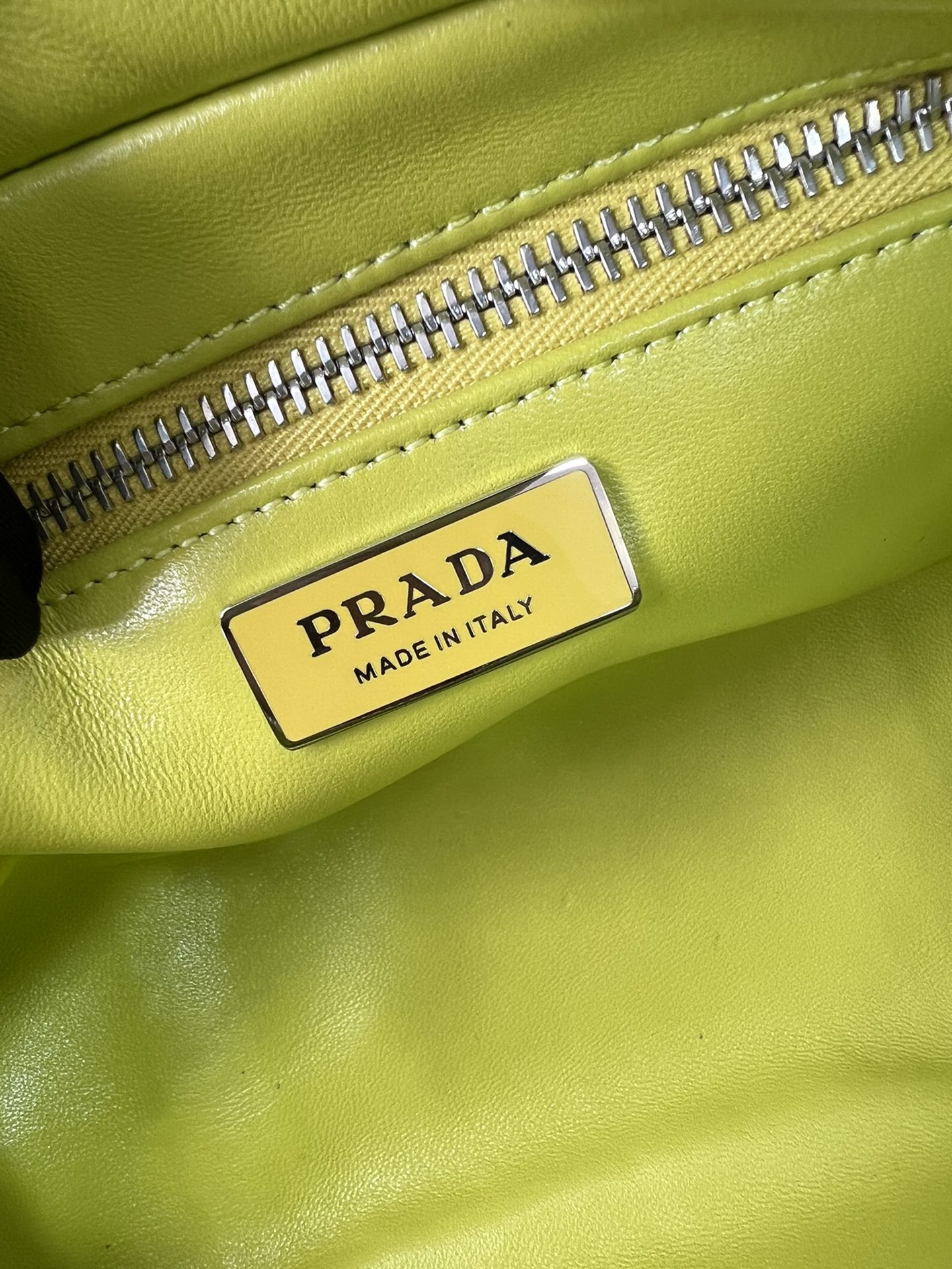 handbags prada 1BB099 24*12.5*7 - vstockx