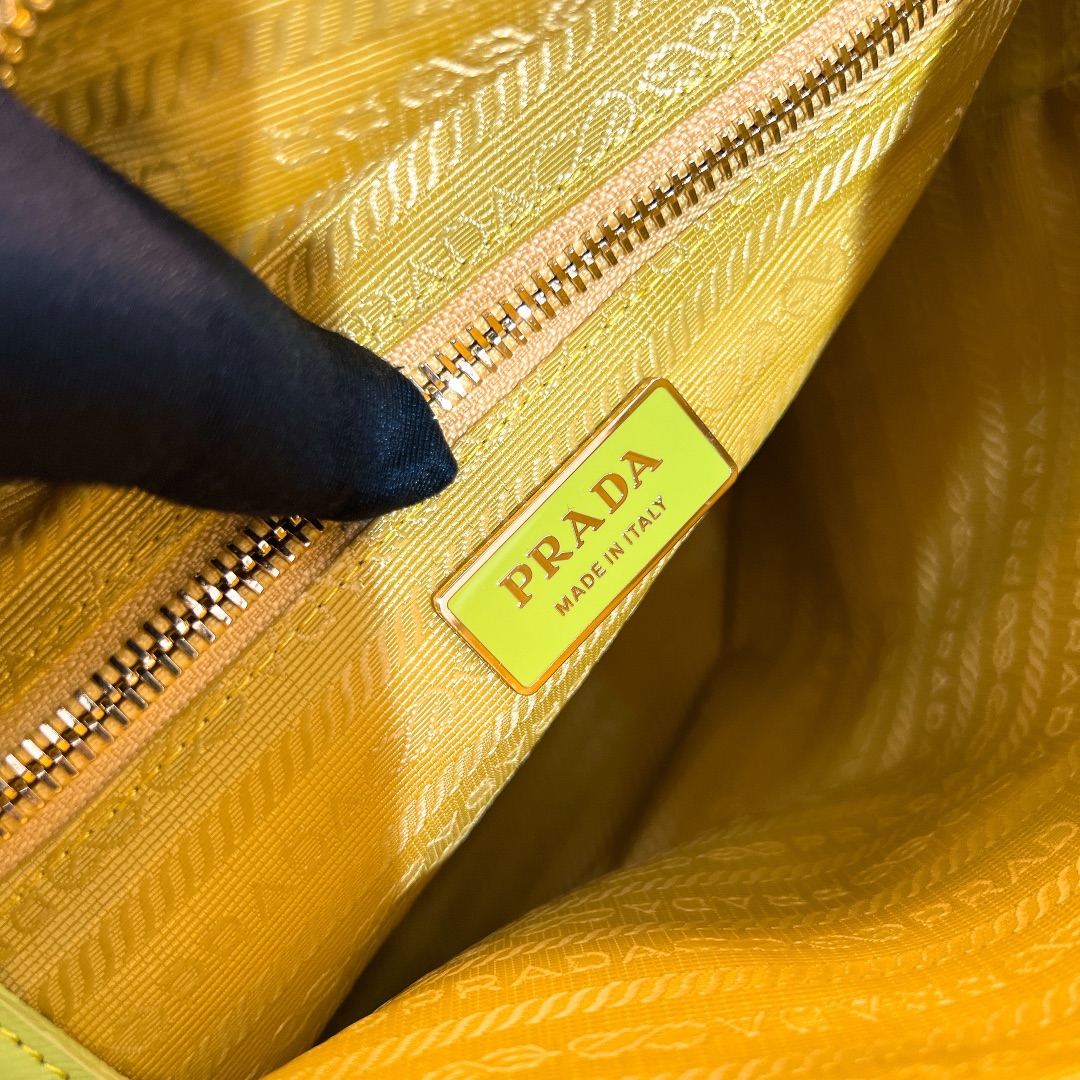 handbags prada 1BG468 25*19*7 - vstockx