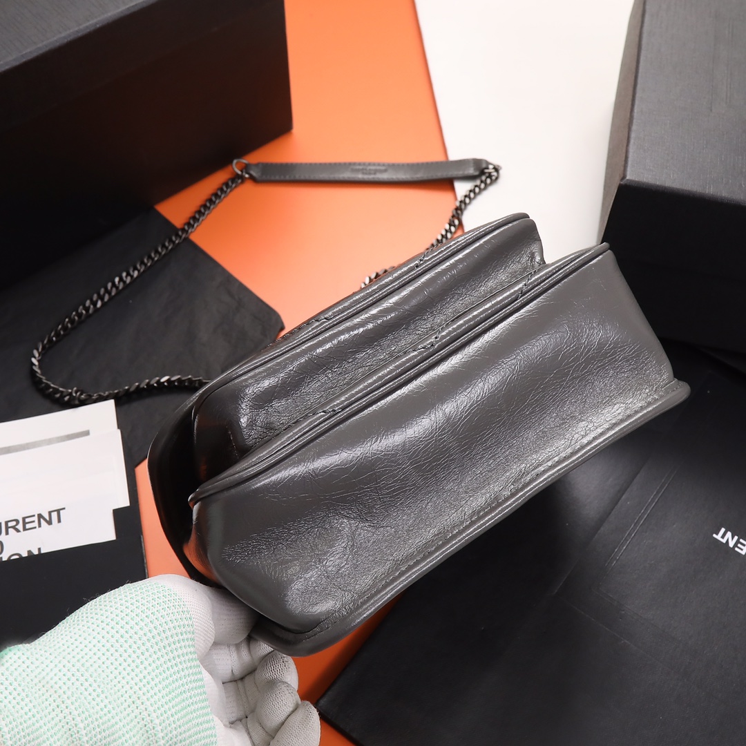 Handbags SAINT LAURENT 533037 size 22x16.5x12 cm - vstockx