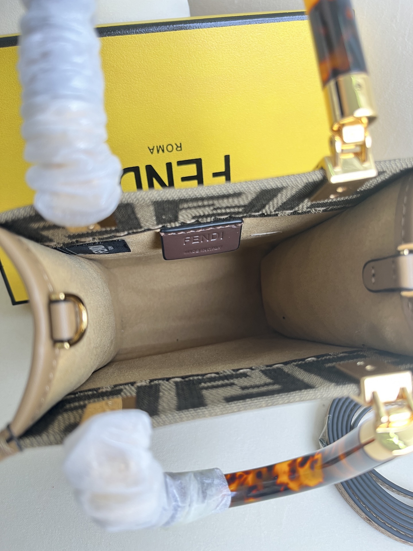 handbags FENDI 208 size:18*13*6.5 - vstockx