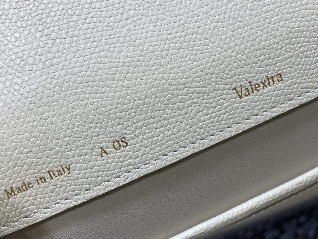 Handbag VALEXTRA size *'* - vstockx