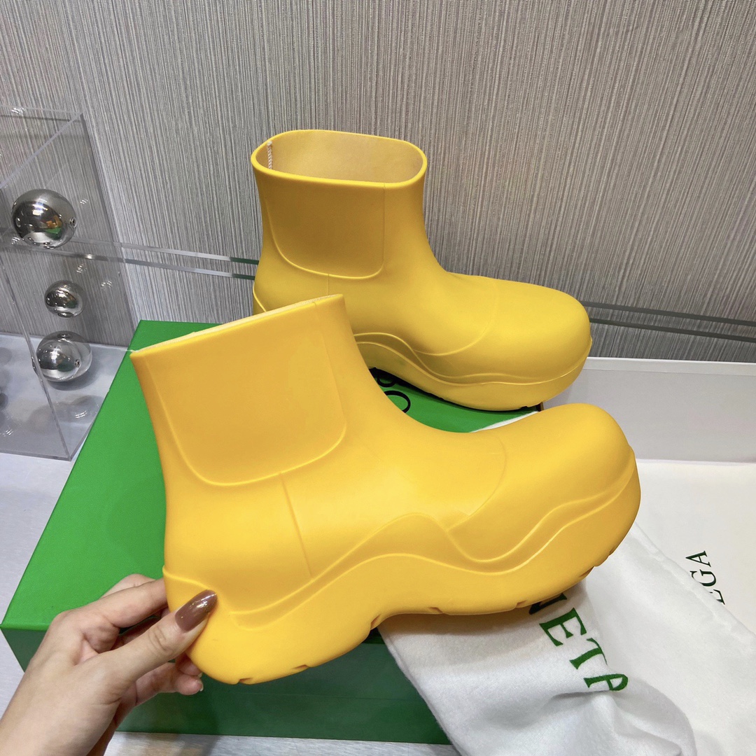 Bottega Veneta Boots 20 - vstockx