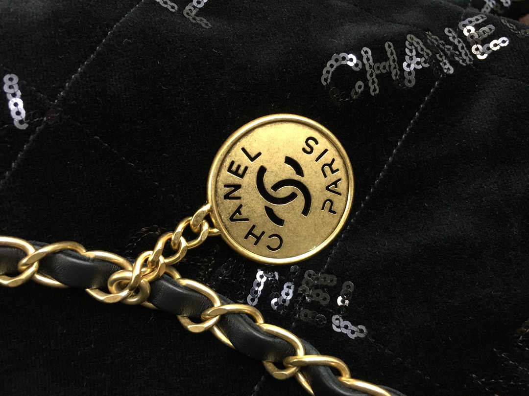 Handbag Chanel size 39*42*8 cm - vstockx