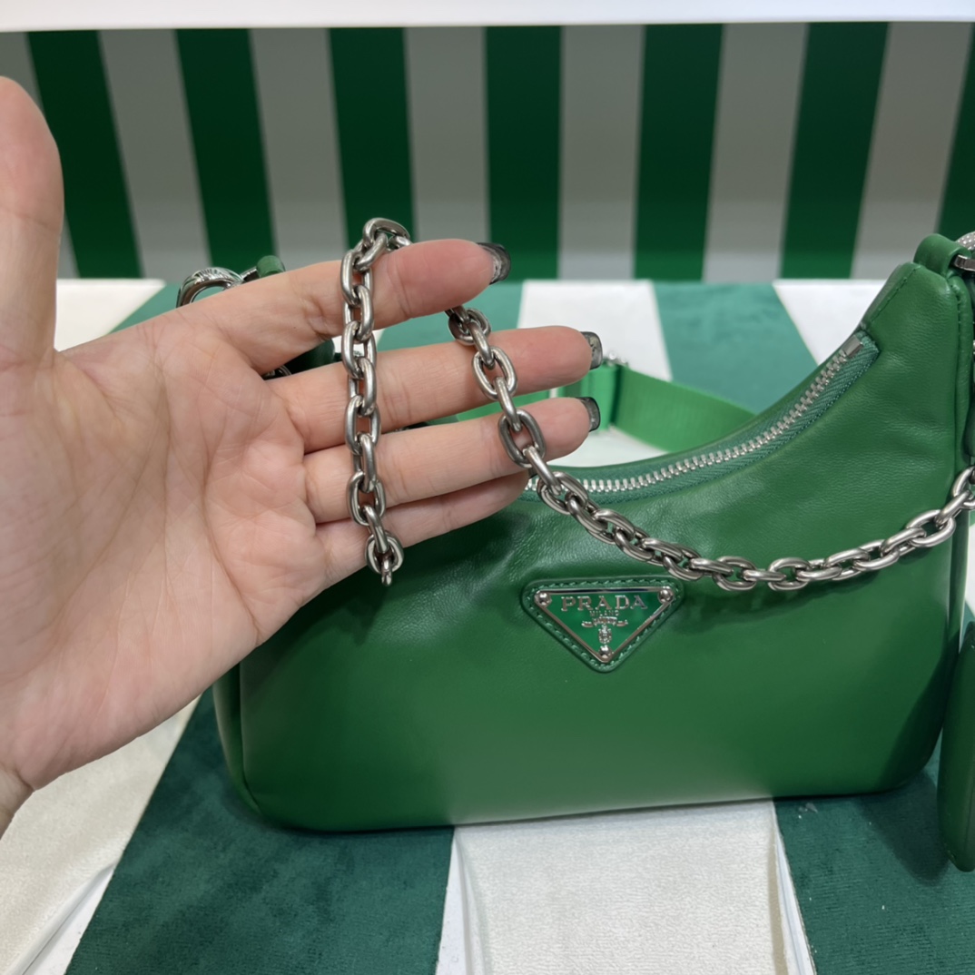 Handbags Prada 1BH240 size:22*12*6 cm - vstockx
