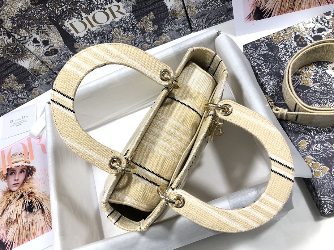 Handbag Dior M0565 size 24 x 20 x 11 cm - vstockx