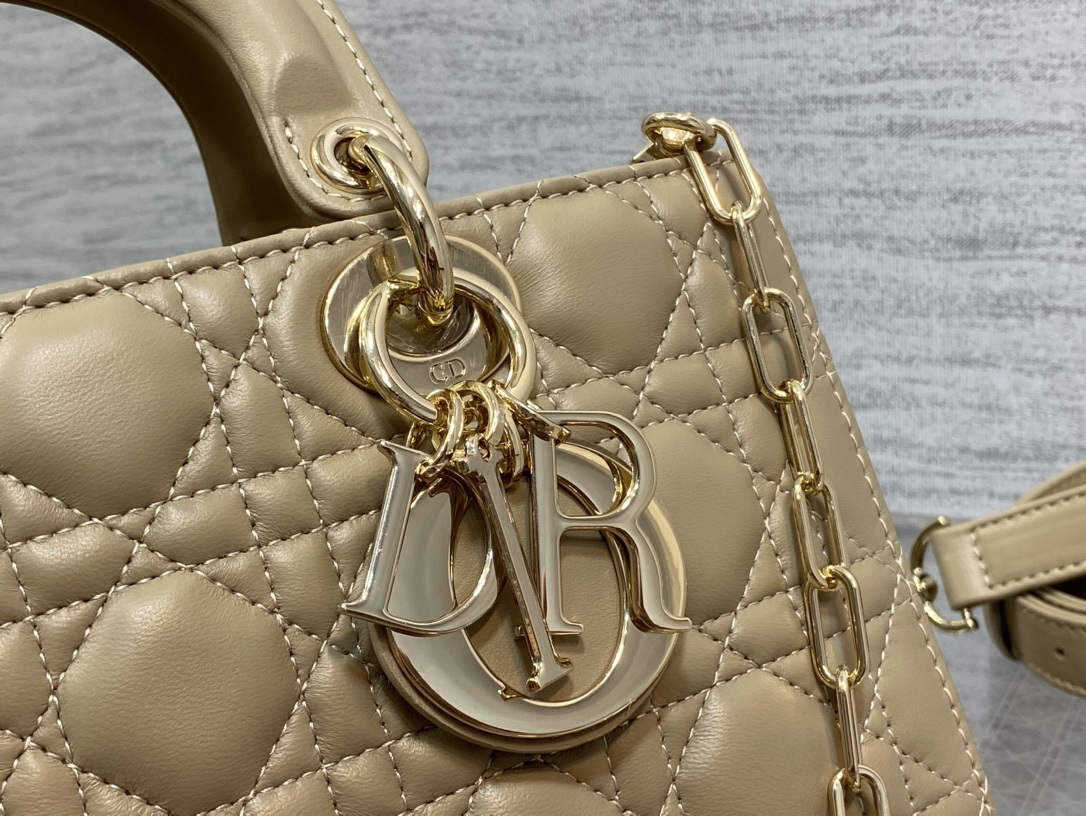 Handbag Dior size 26*6*14 cm - vstockx