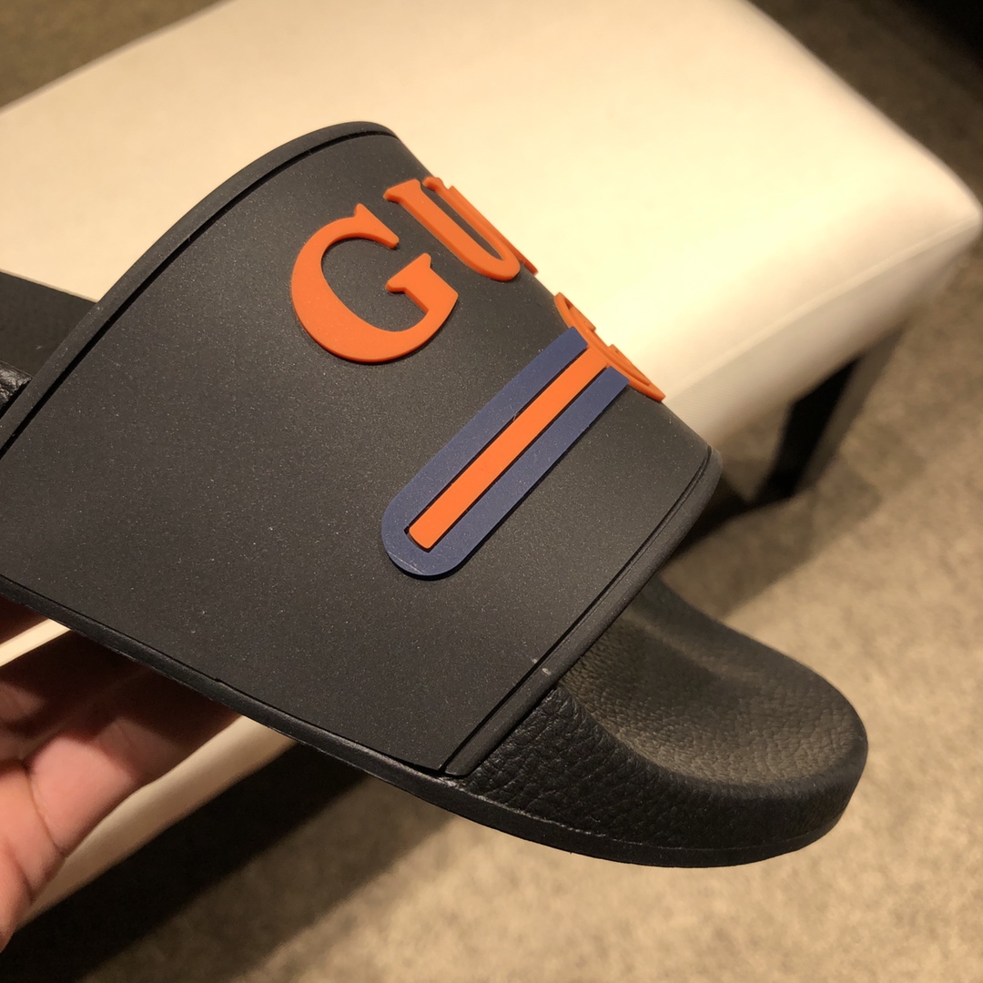 Gucci Slippers 49 - vstockx