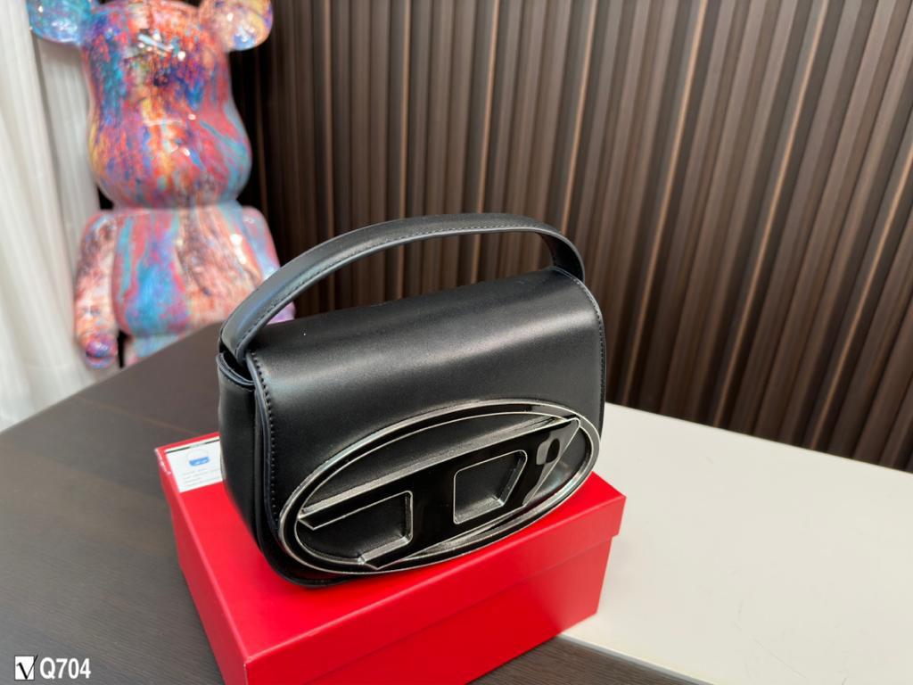 Handbag Diesel 4913 size 20*13*5.5 cm - vstockx