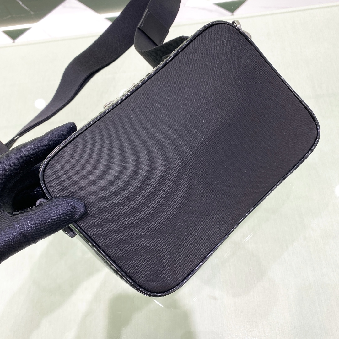 handbags prada 2VH070 19*12.5*5.5 - vstockx