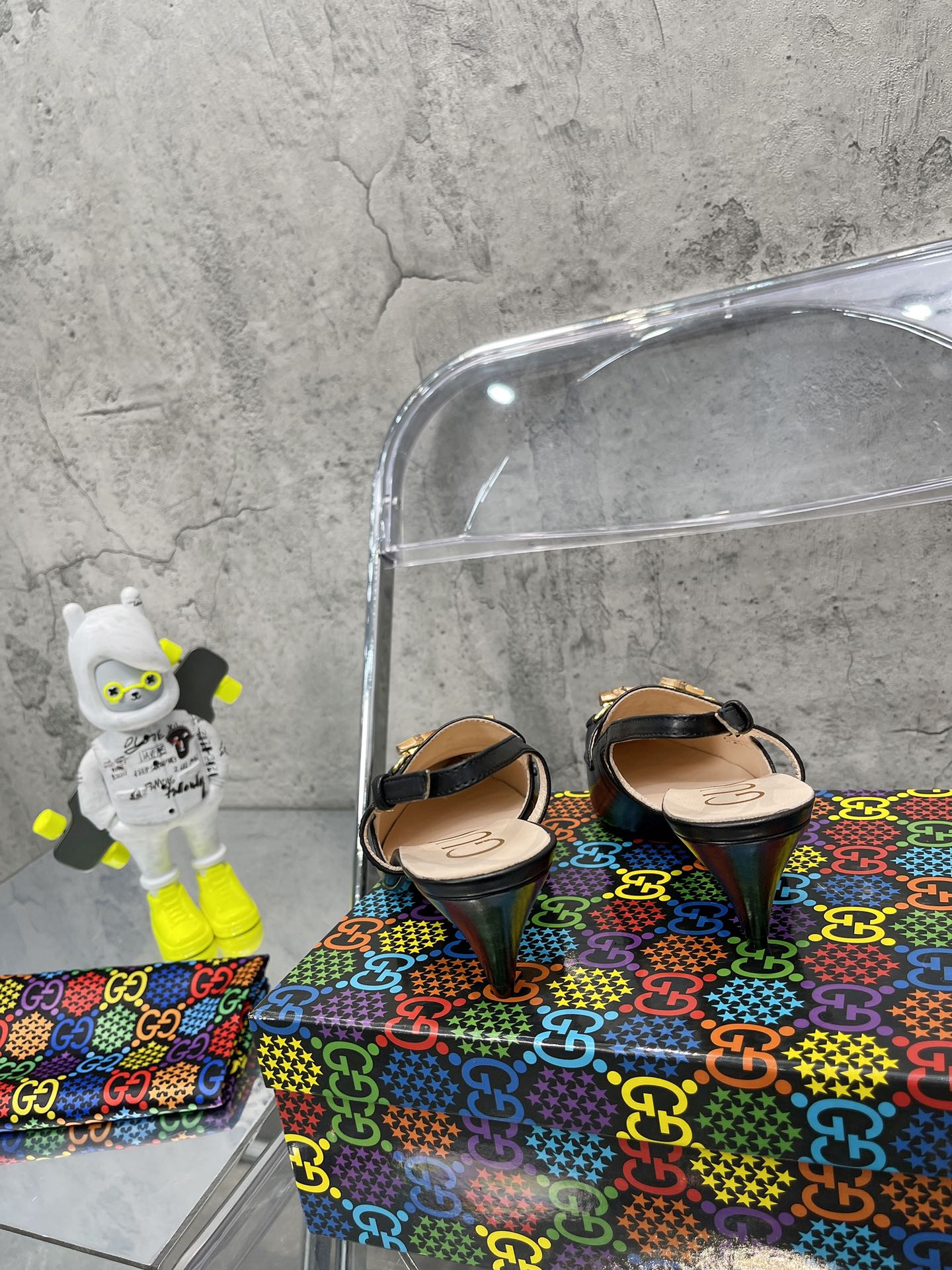 Gucci Women's crocodile print pump WOMEN 4 - vstockx